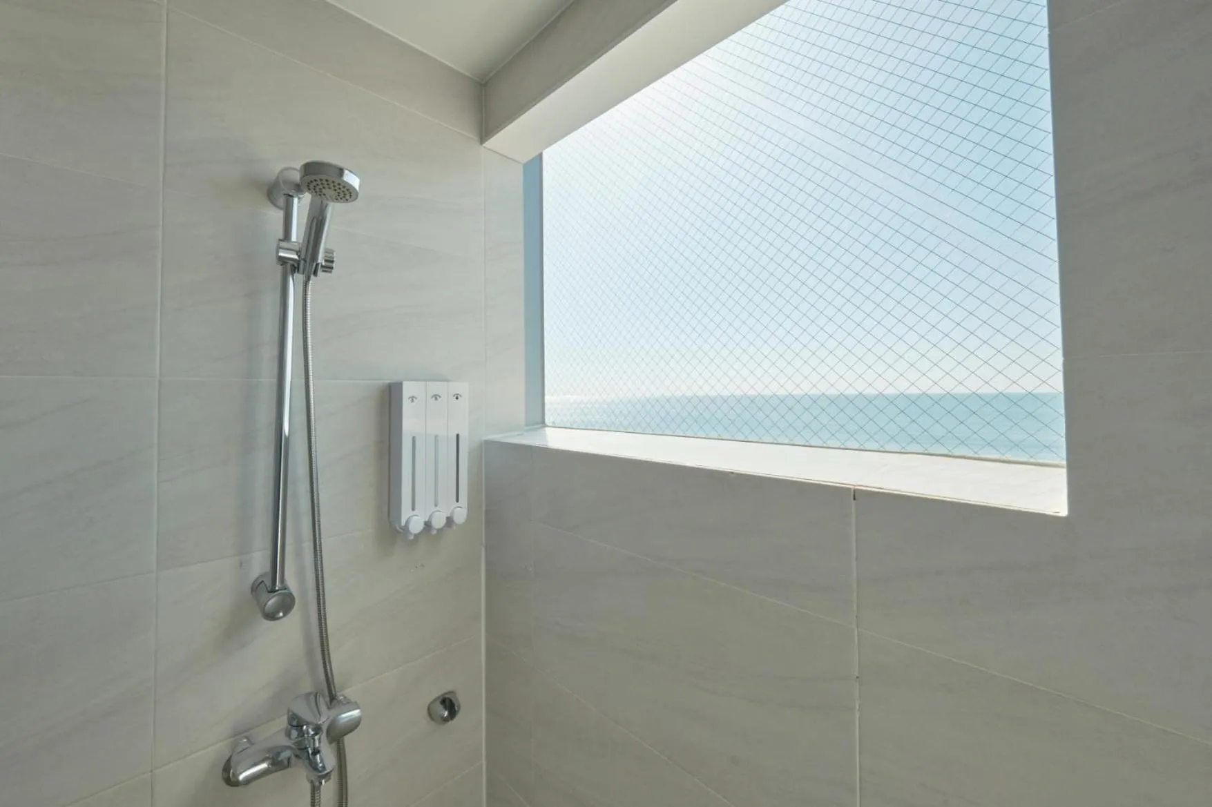 Shower in UH Suite The Haeundae
