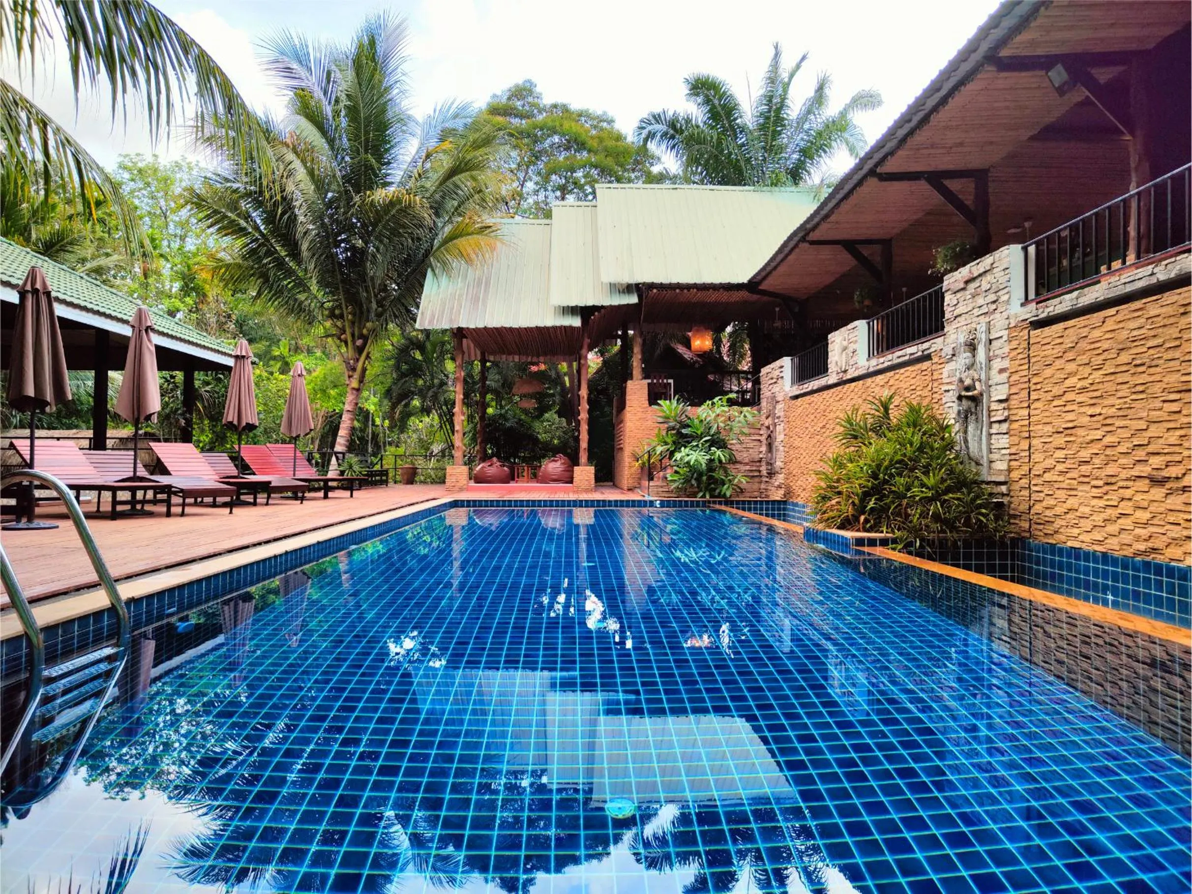 Swimming pool in Phuket Jungle Experience Resort