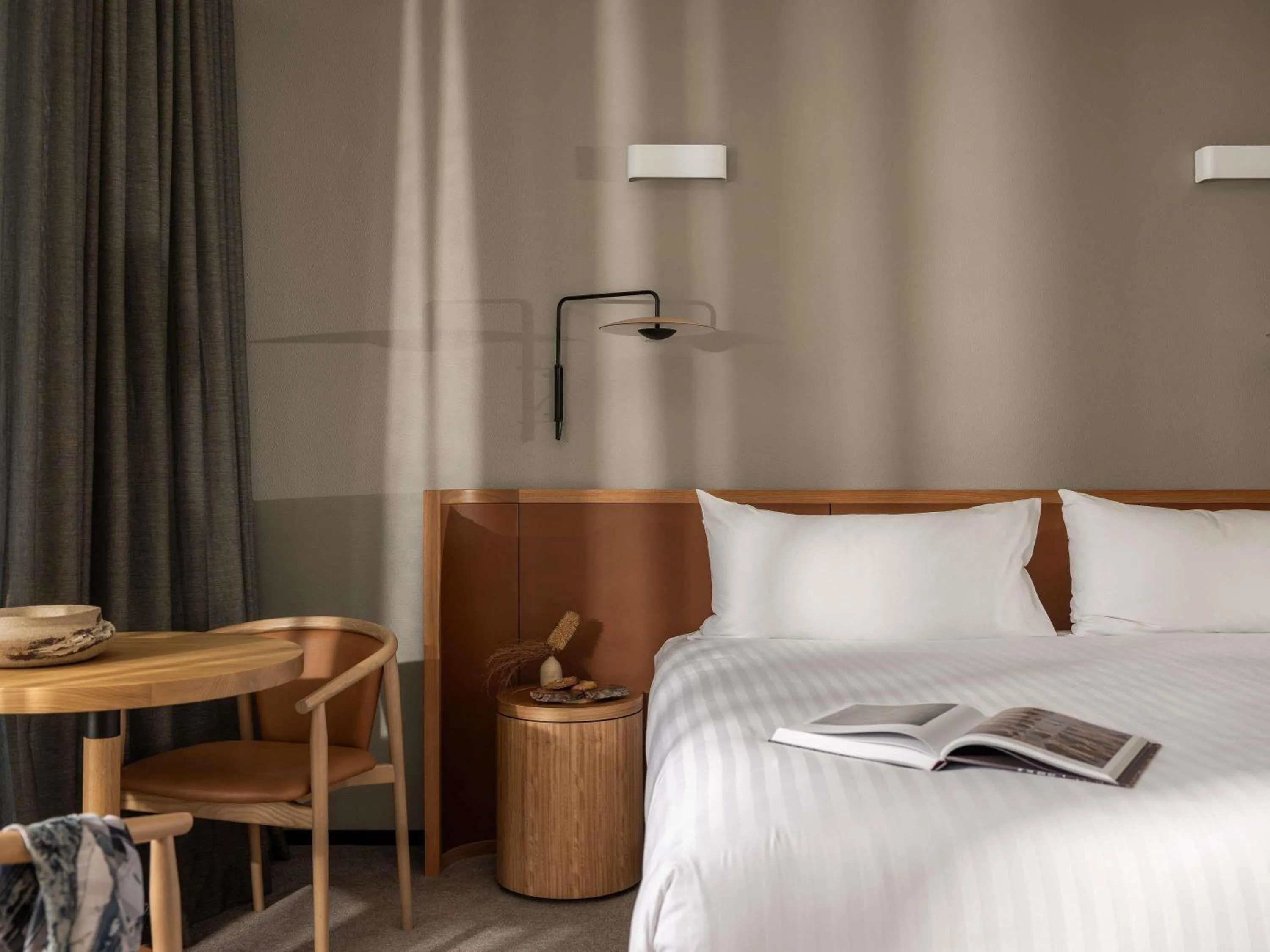 Bedroom, Bed in Wonil Hotel Perth - Handwritten Collection