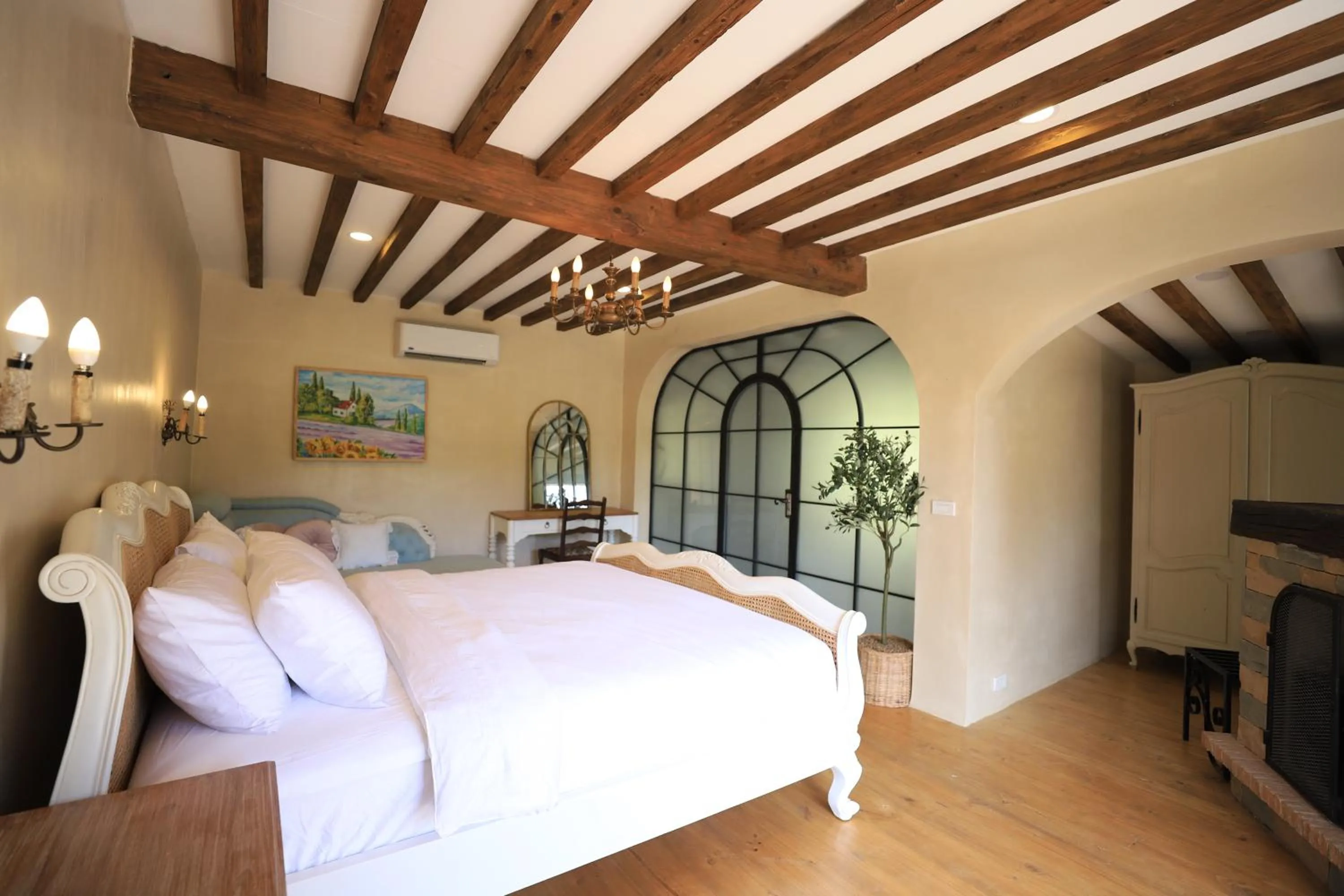 Bedroom, Bed in Moon River Village