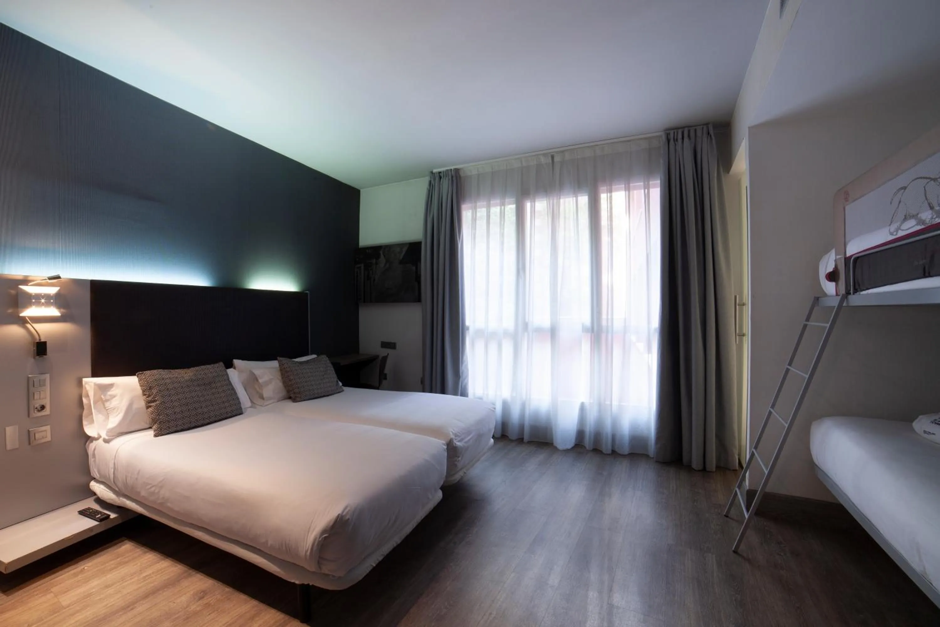 Bedroom, Bed in Petit Palace Plaza España