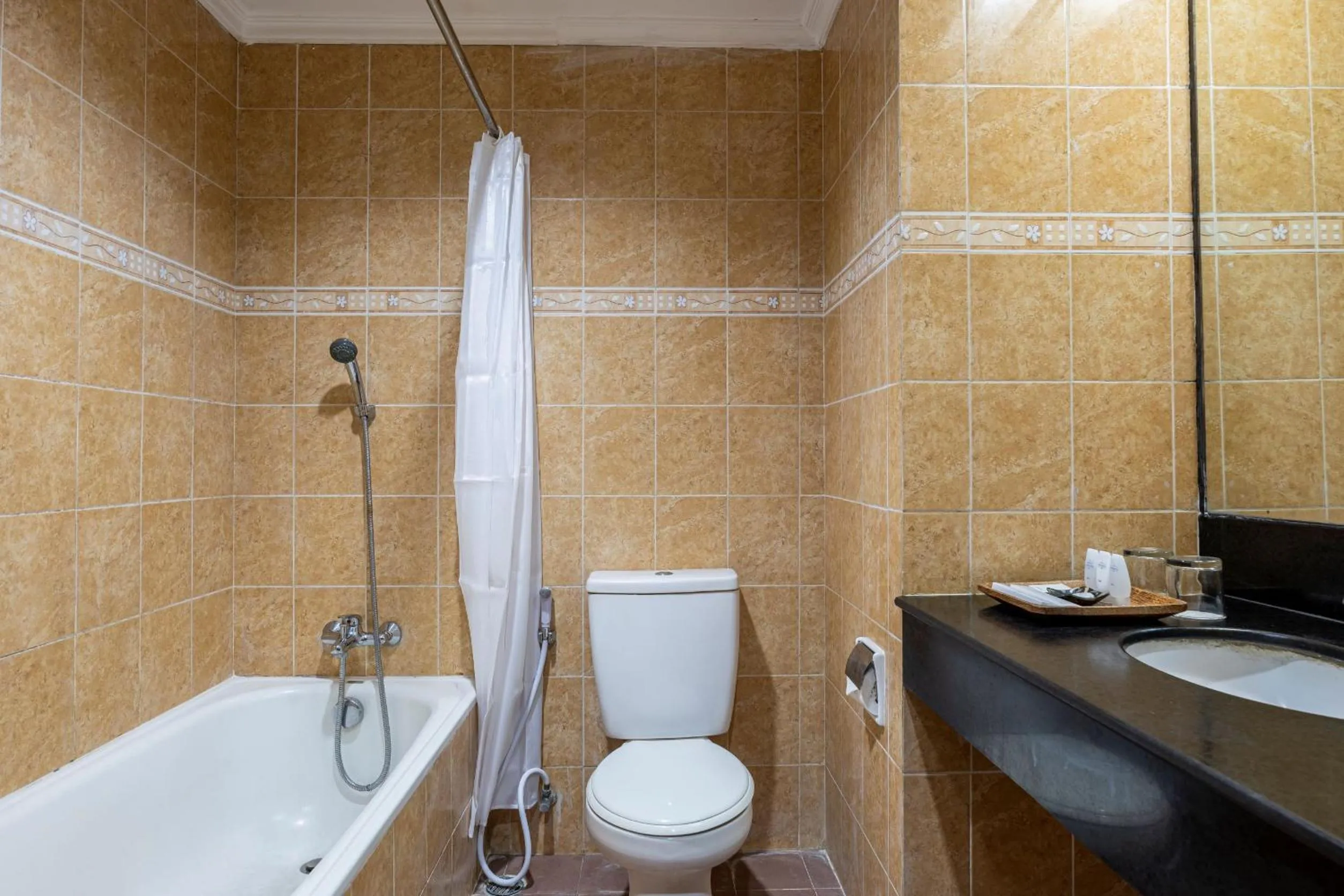 Shower in Jimbarwana Hotel