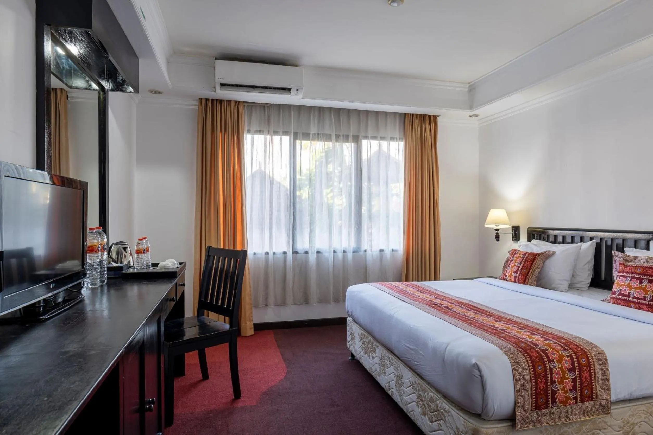 Bed in Jimbarwana Hotel