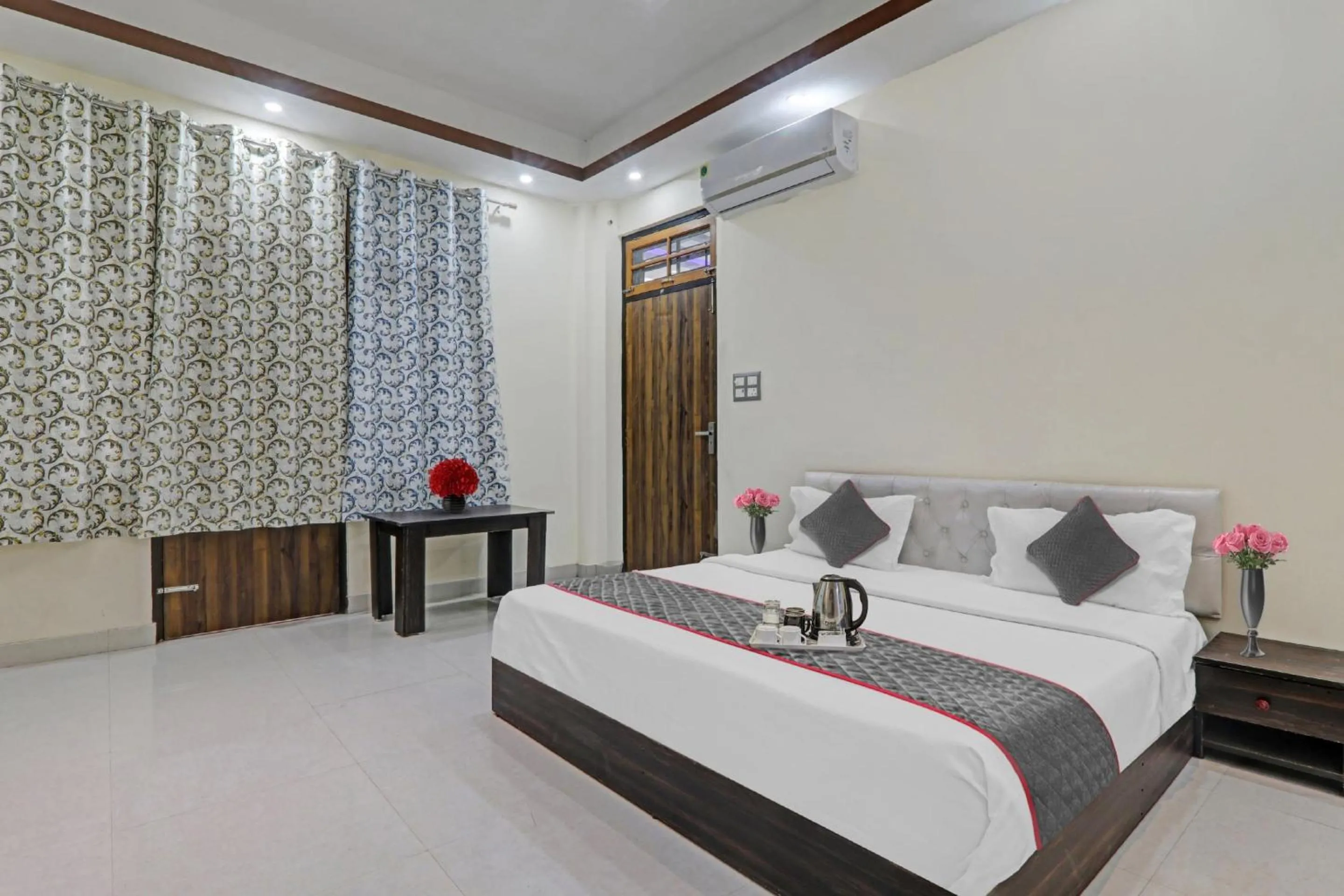Townhouse Relax Inn
