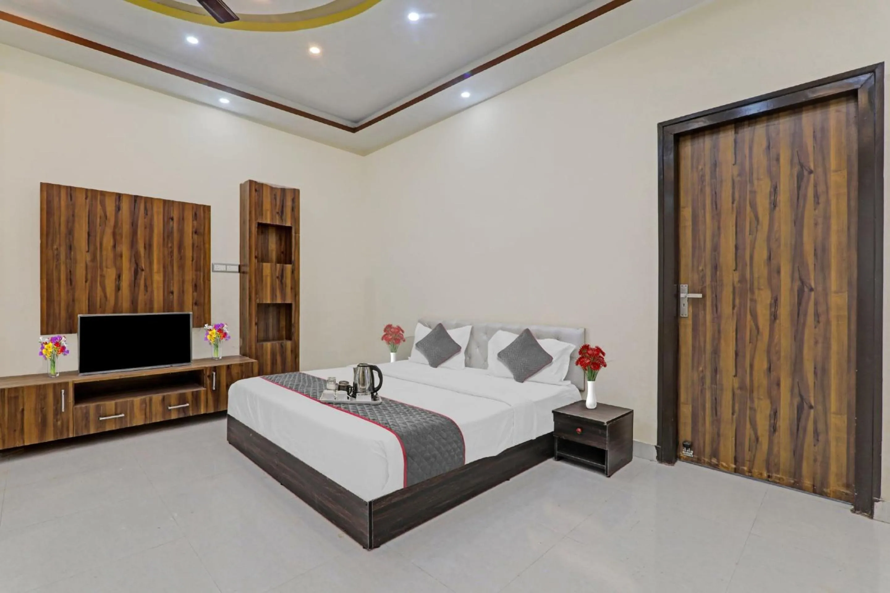 Townhouse Relax Inn