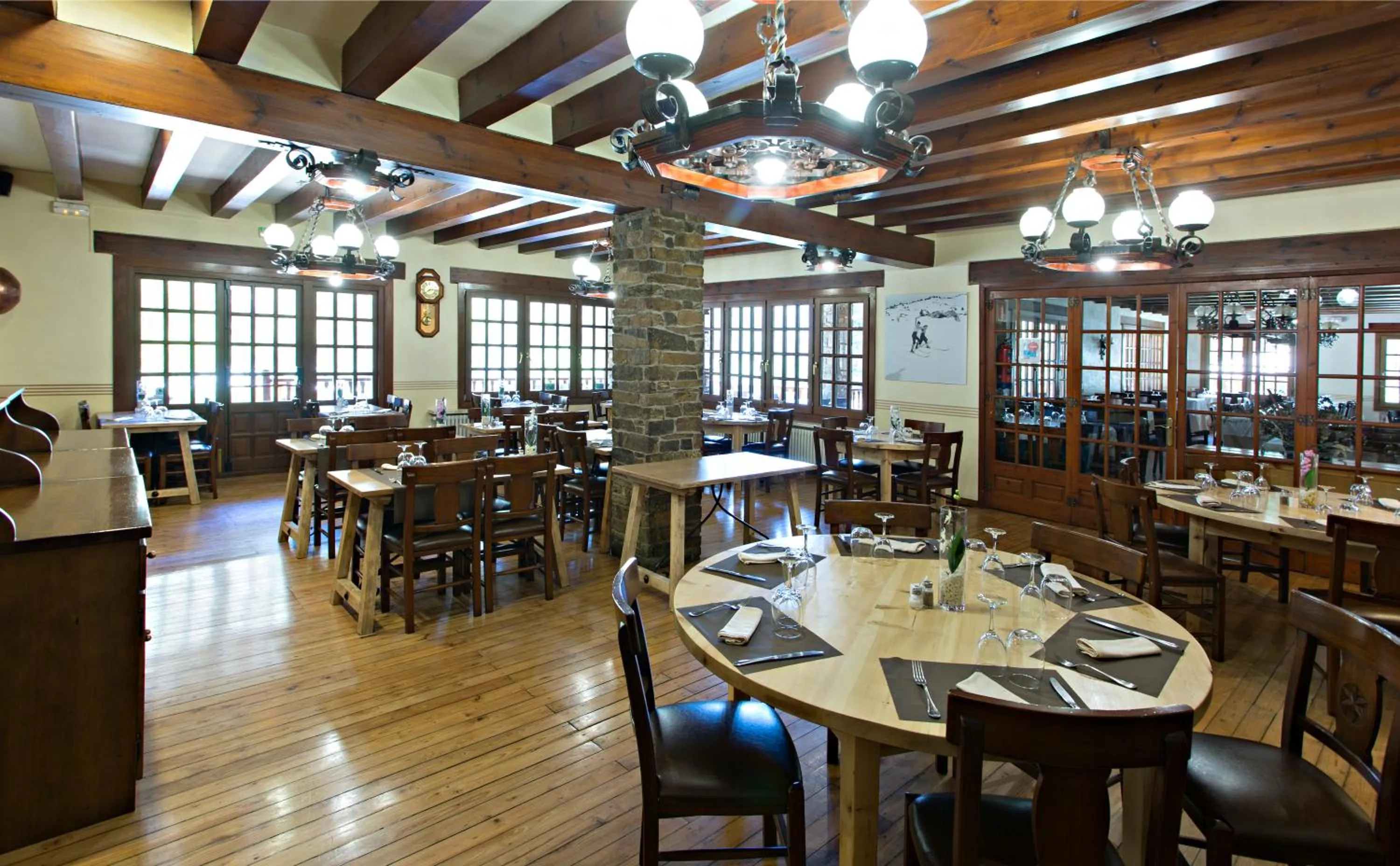 Restaurant/places to eat in Hotel La Coma