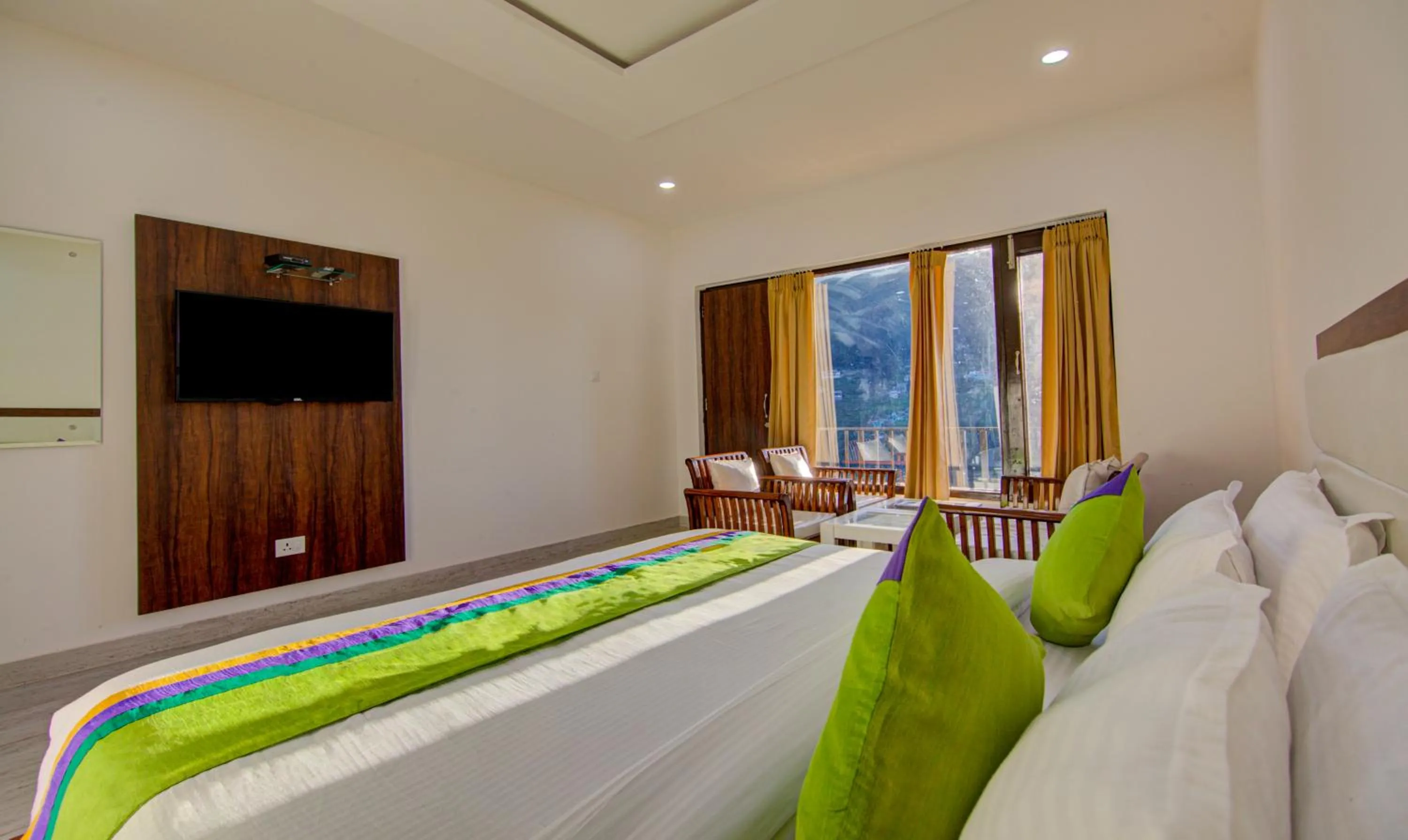 Bedroom, Bed in Treebo Down Town, Dalhousie