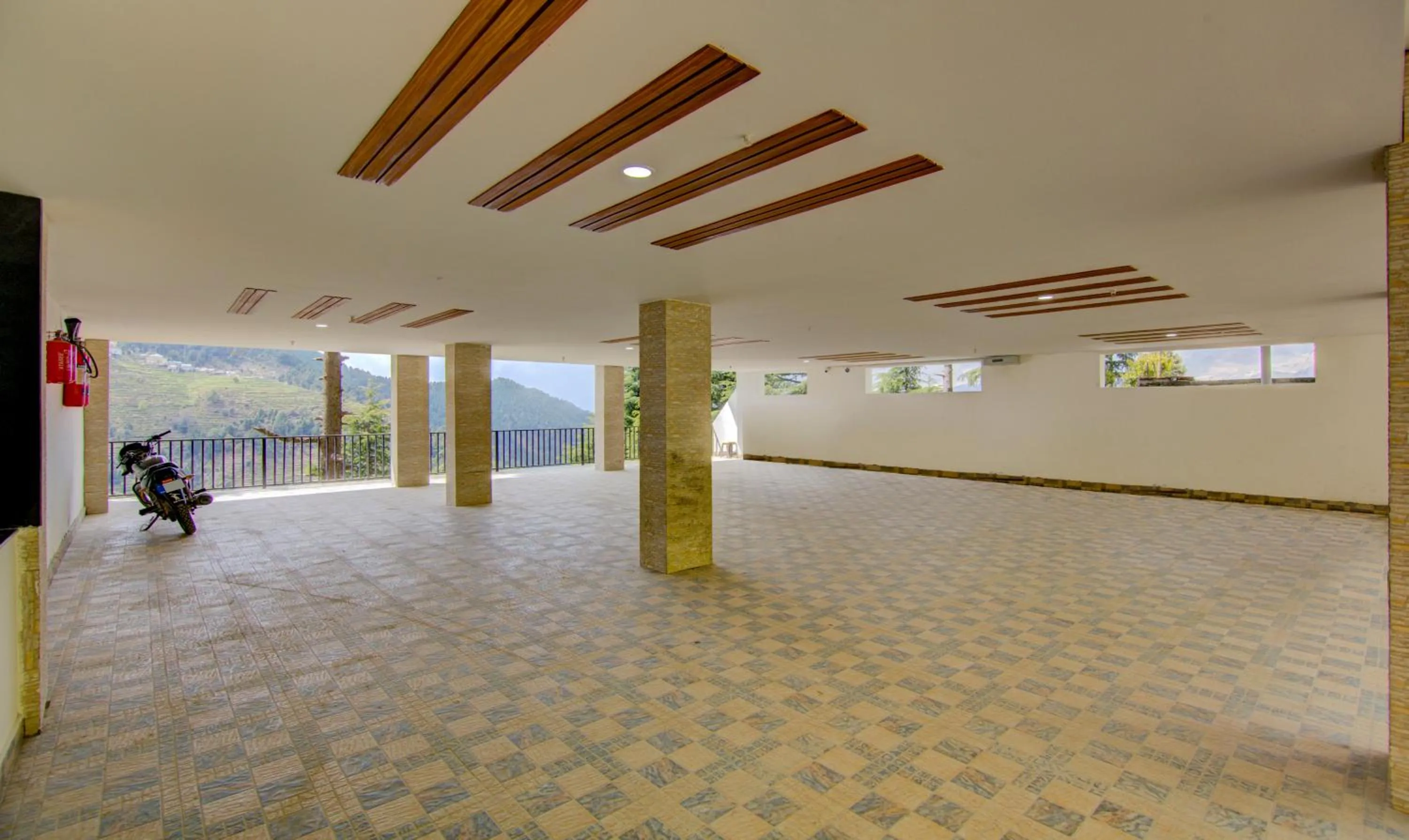 Parking in Treebo Down Town, Dalhousie