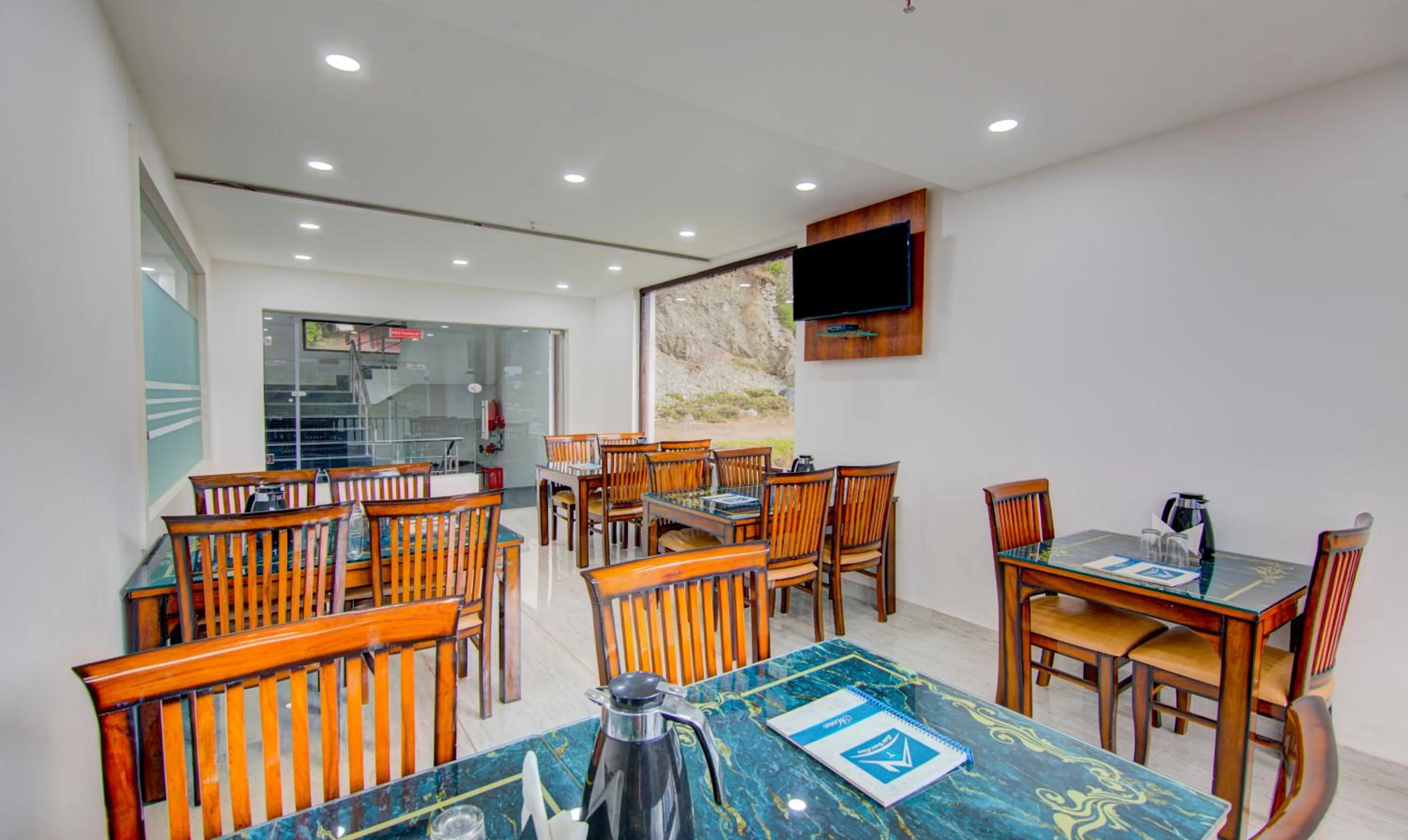 Restaurant/places to eat in Treebo Down Town, Dalhousie