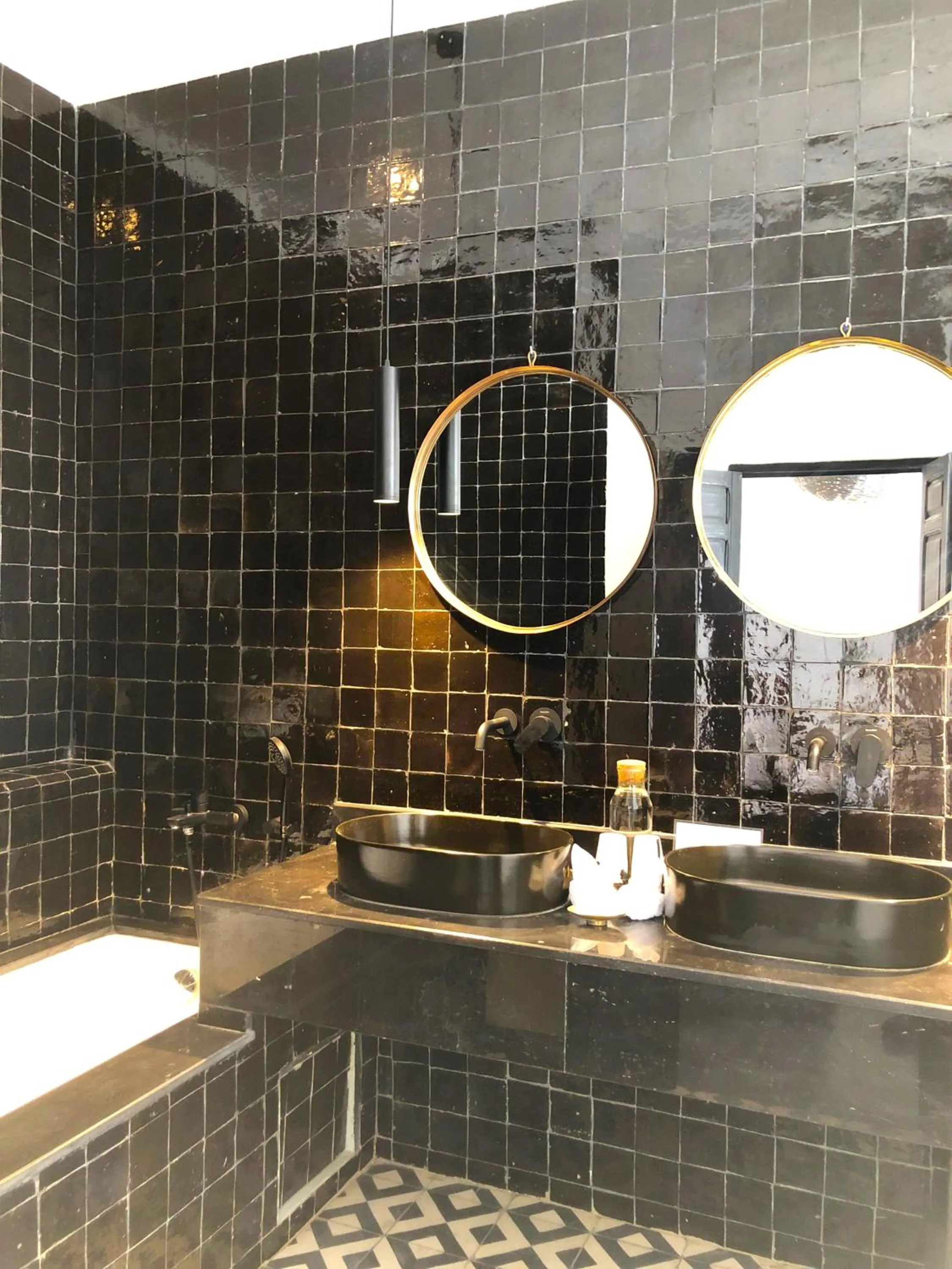 Bathroom in RIAD 48 & SPA