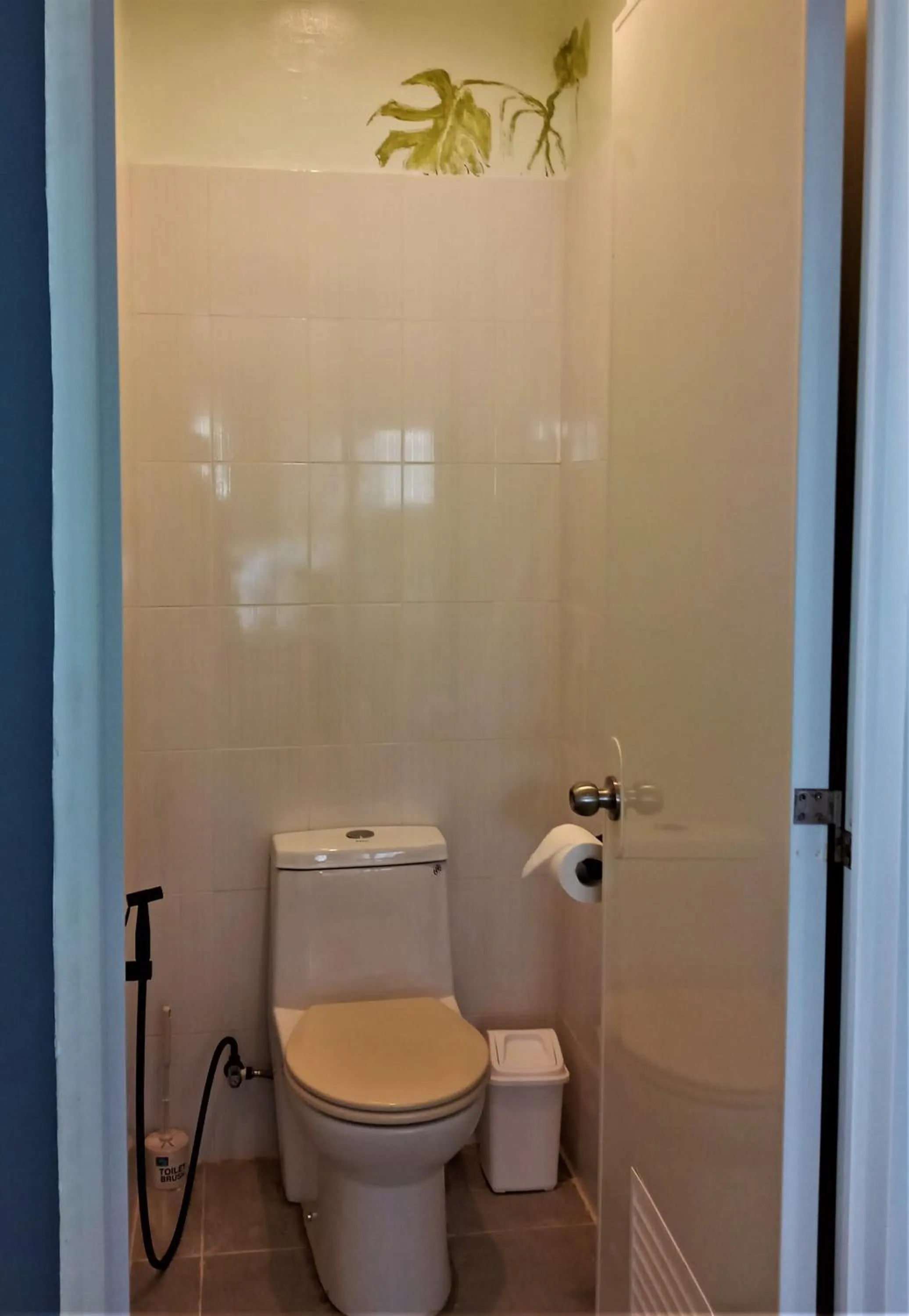 Toilet in The Lazy Tiki