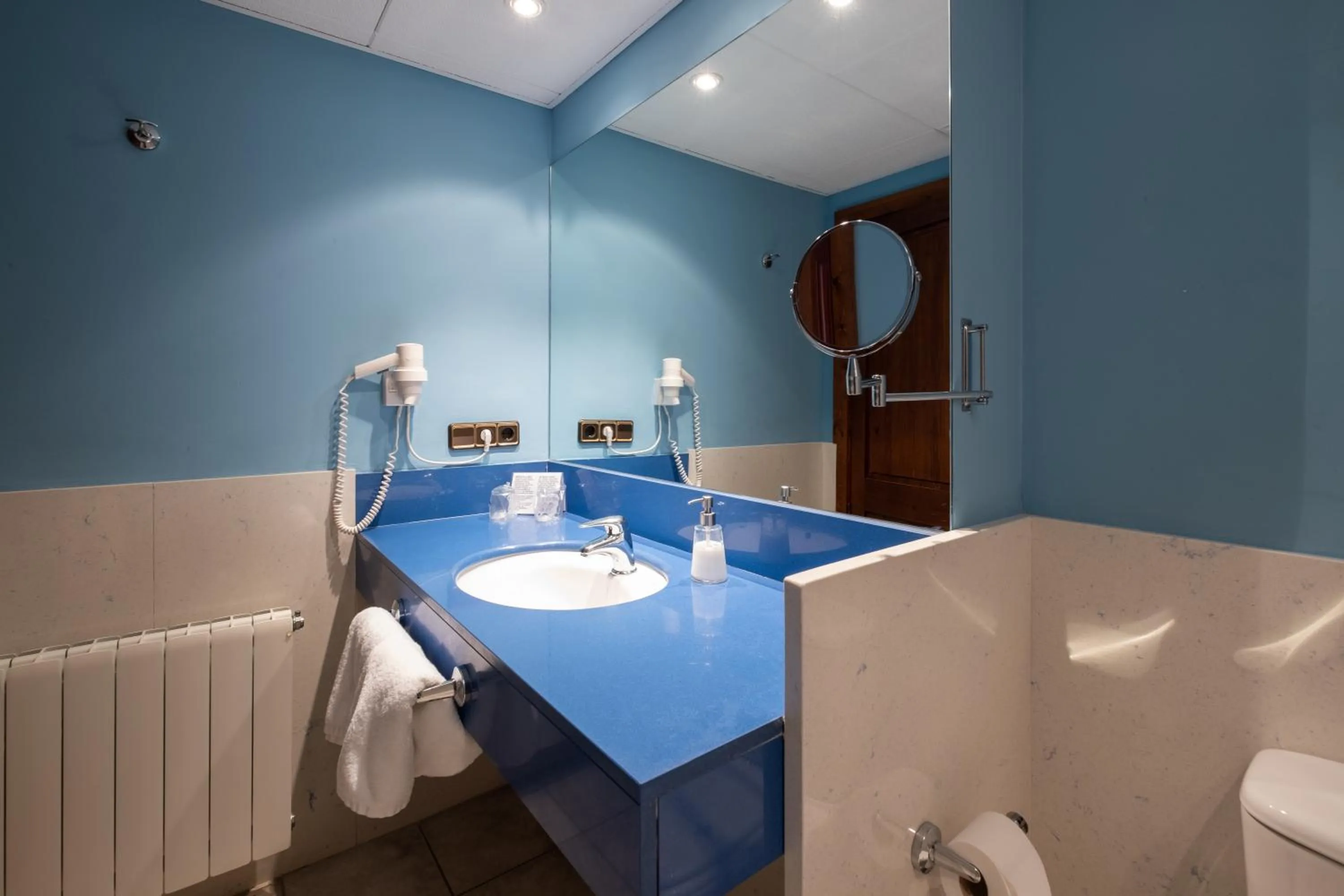 Bathroom in Hotel Calitxo