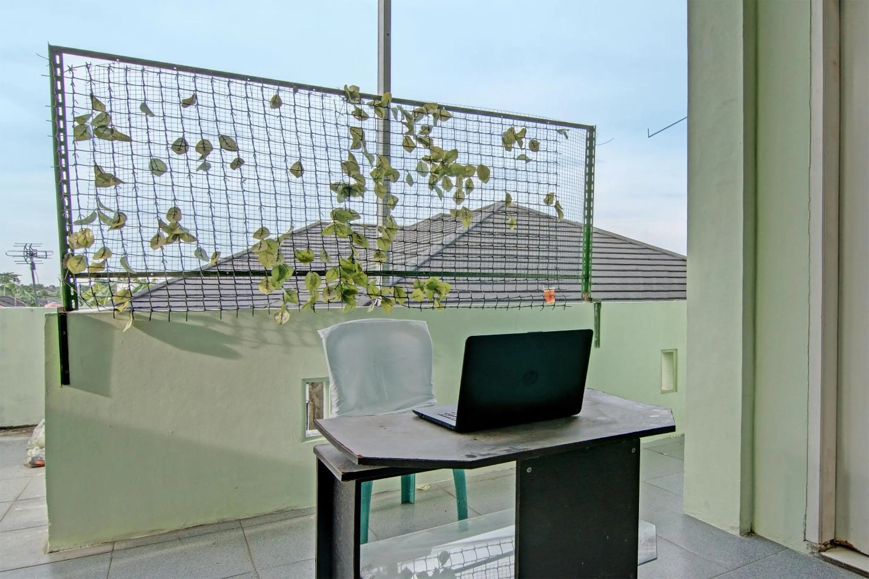 Lobby or reception in SPOT ON 91918 Najla Guest House Syariah