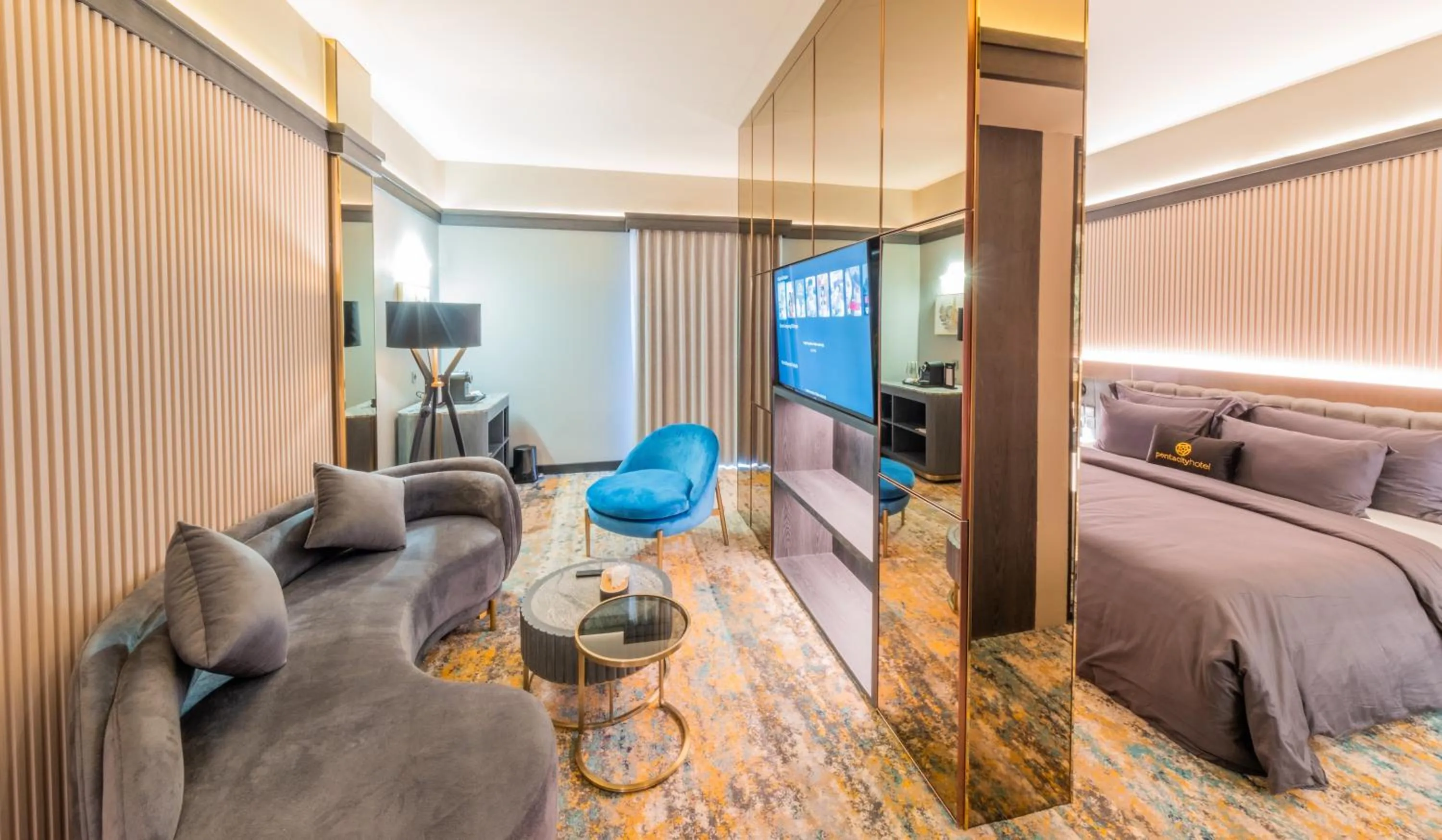 TV and multimedia in Pentacity Hotel Balikpapan