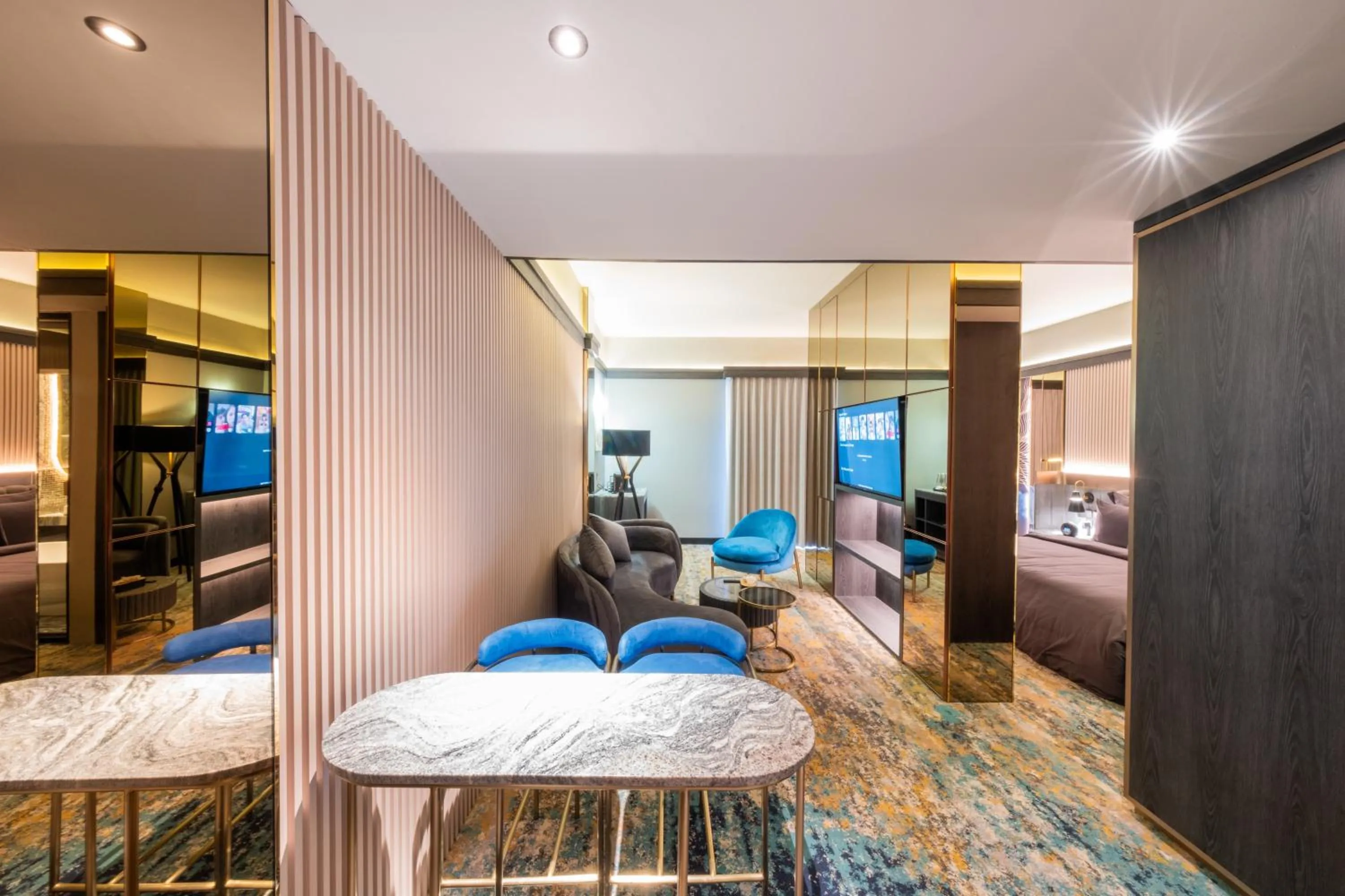 TV and multimedia in Pentacity Hotel Balikpapan