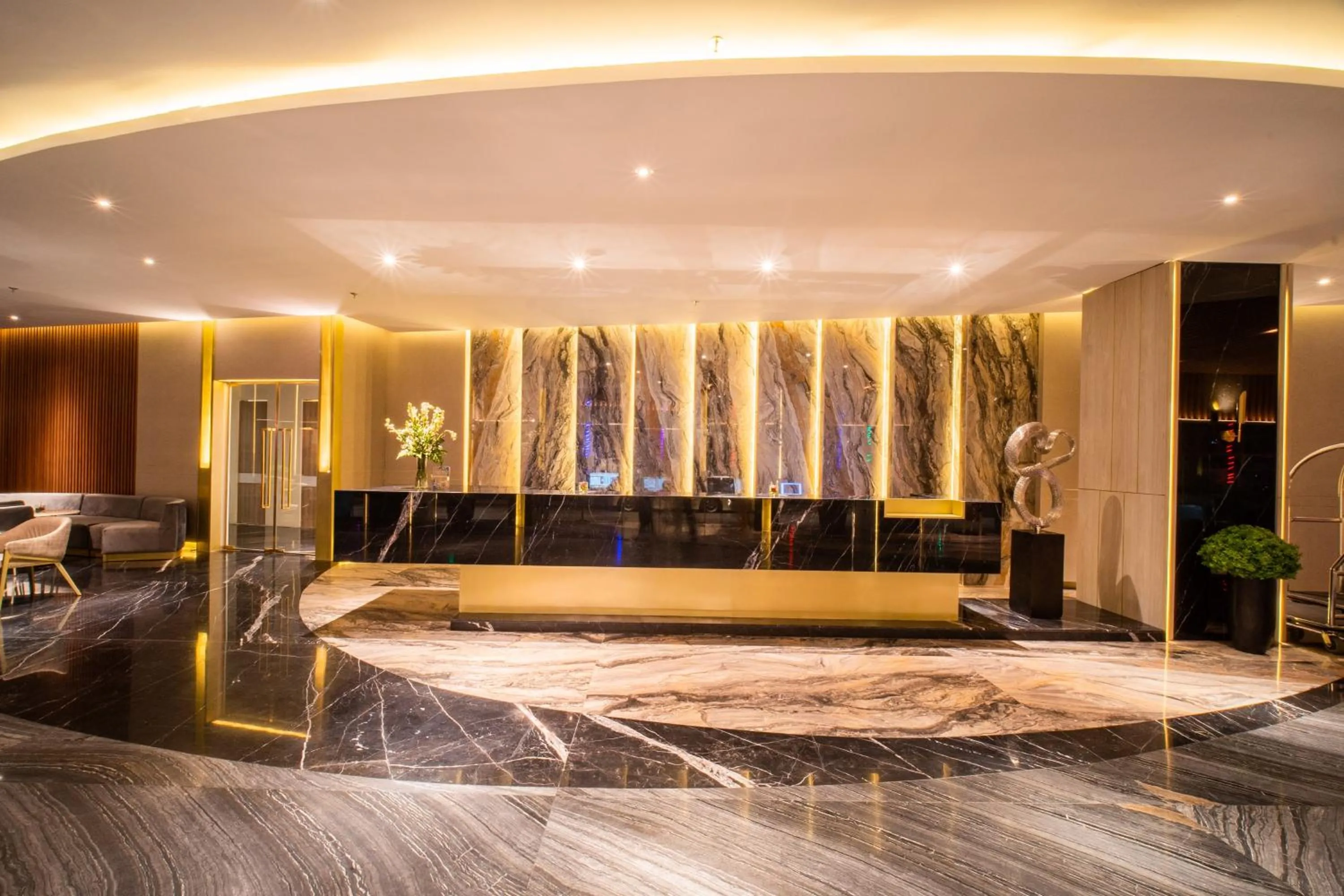 Lobby or reception in Pentacity Hotel Balikpapan