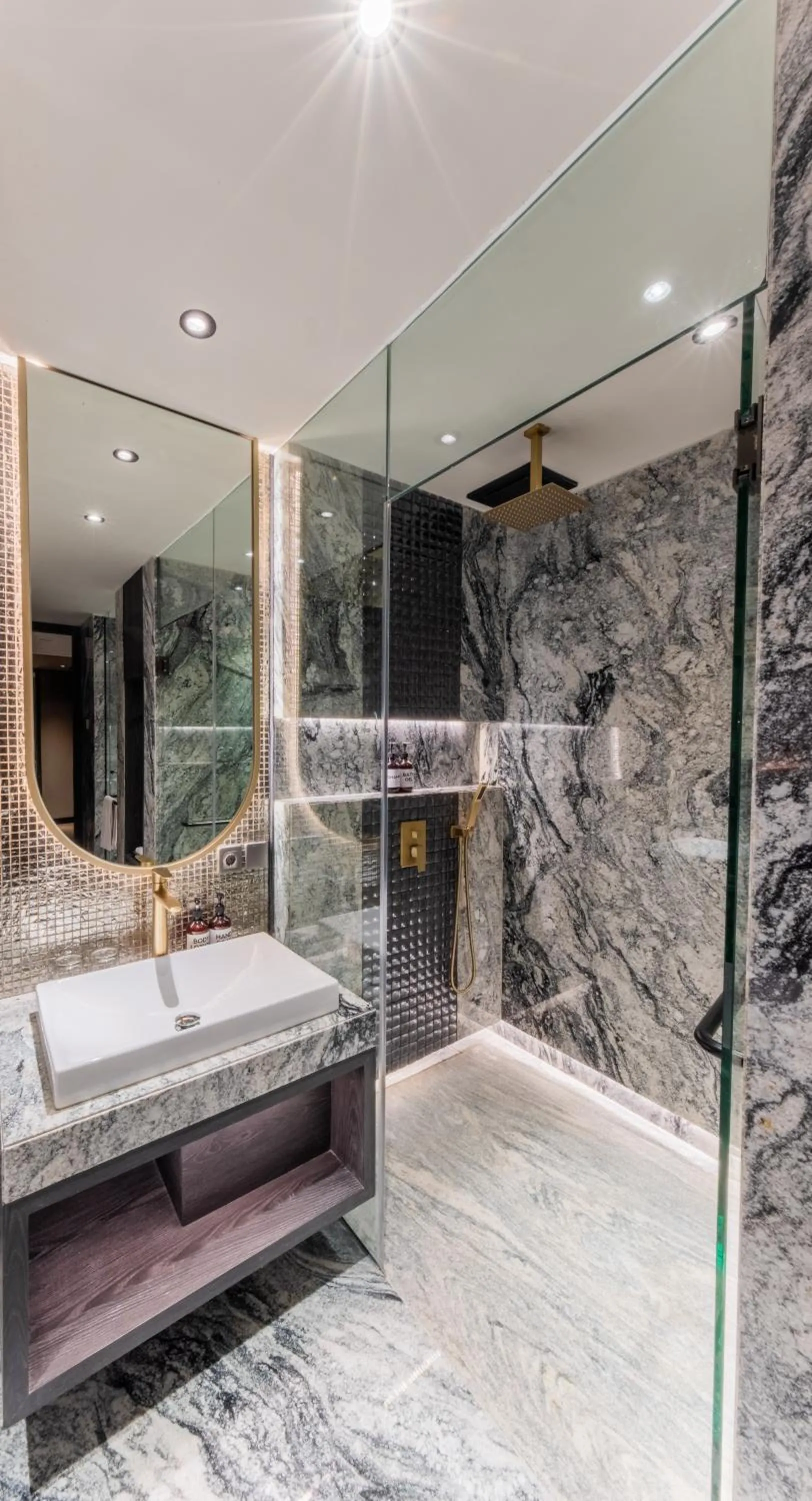 Bathroom, Bed in Pentacity Hotel Balikpapan