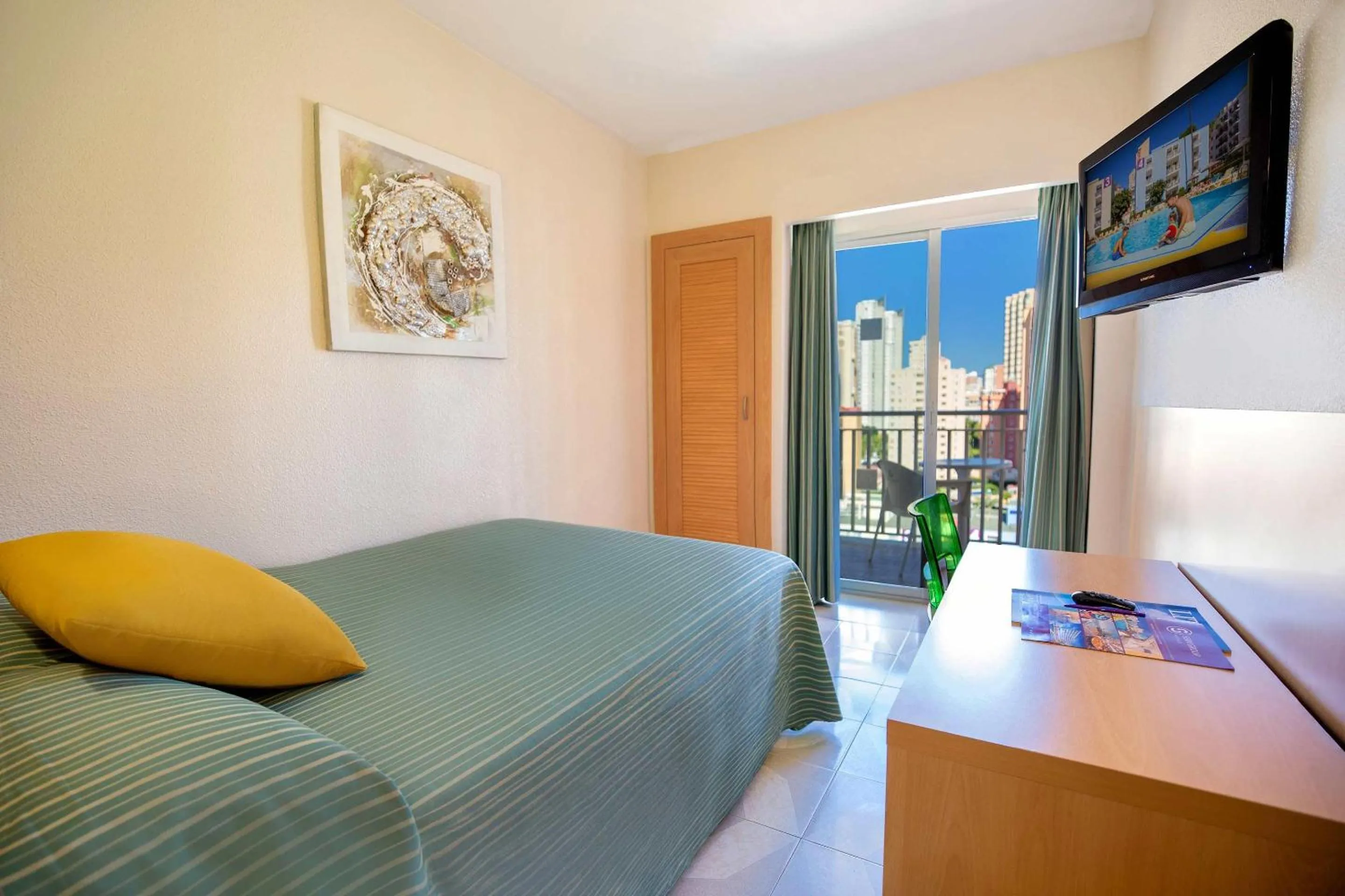 Photo of the whole room, Bed in Hotel Servigroup Pueblo Benidorm