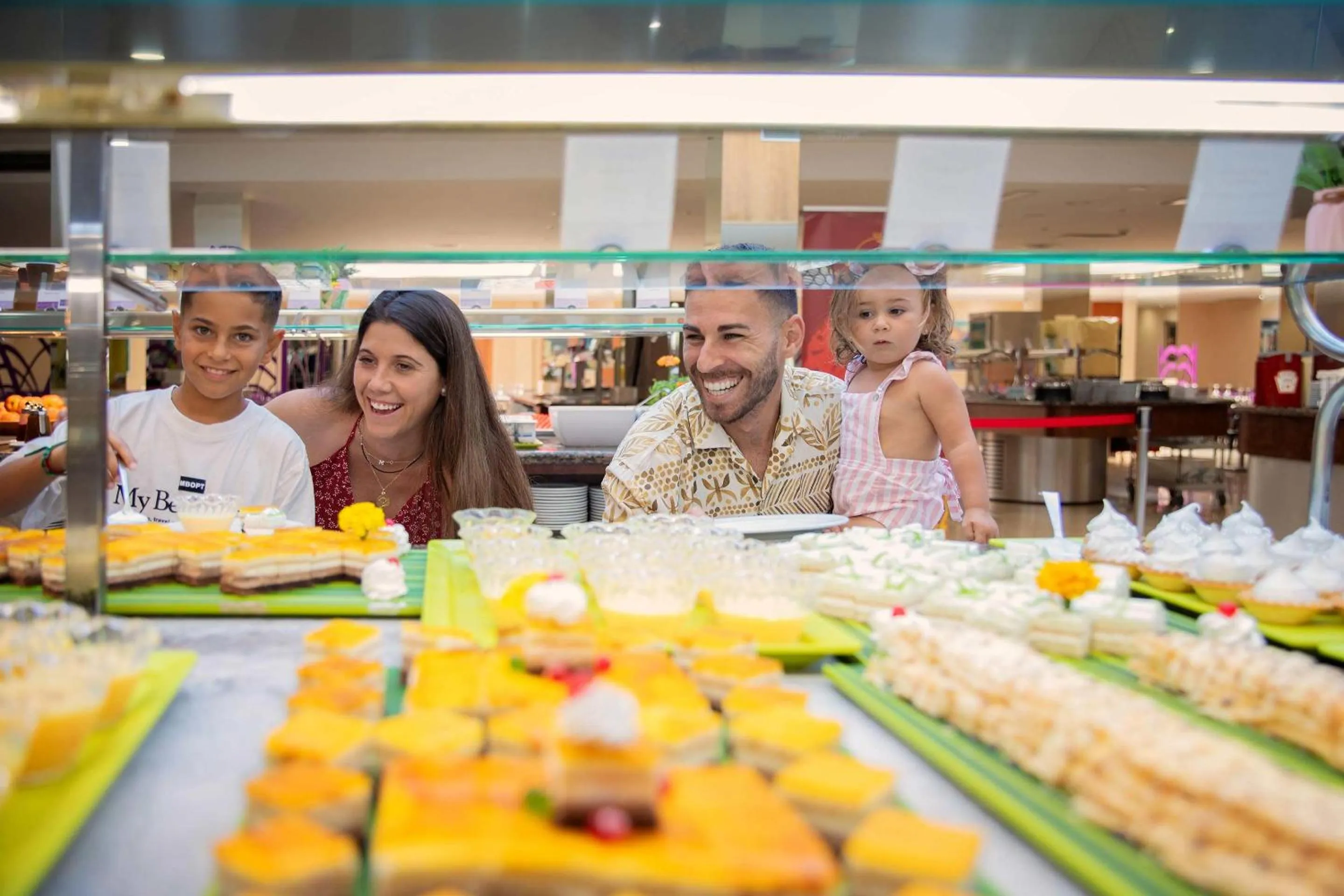 People in Hotel Servigroup Pueblo Benidorm