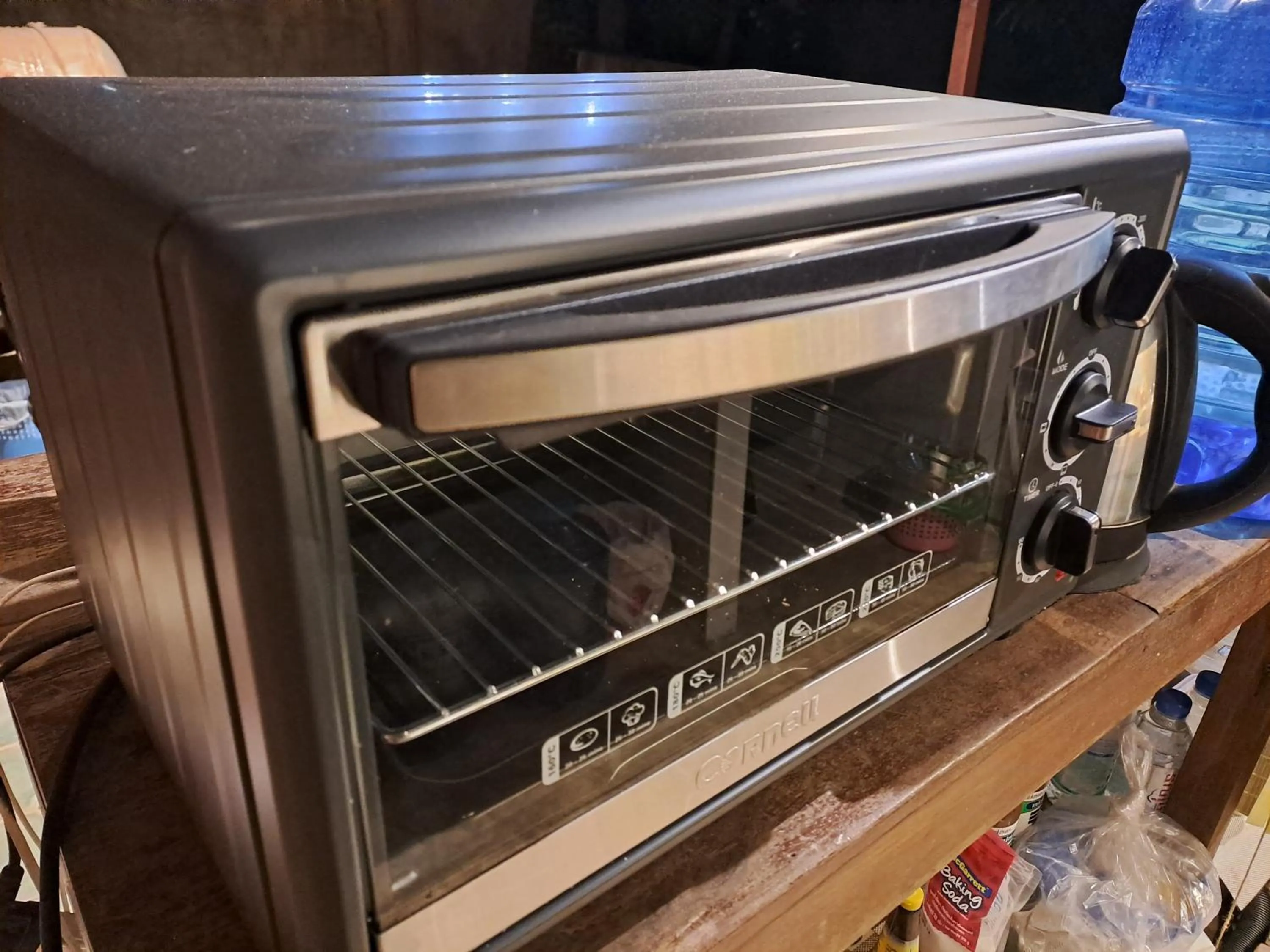 Communal kitchen in Makers Guesthouse