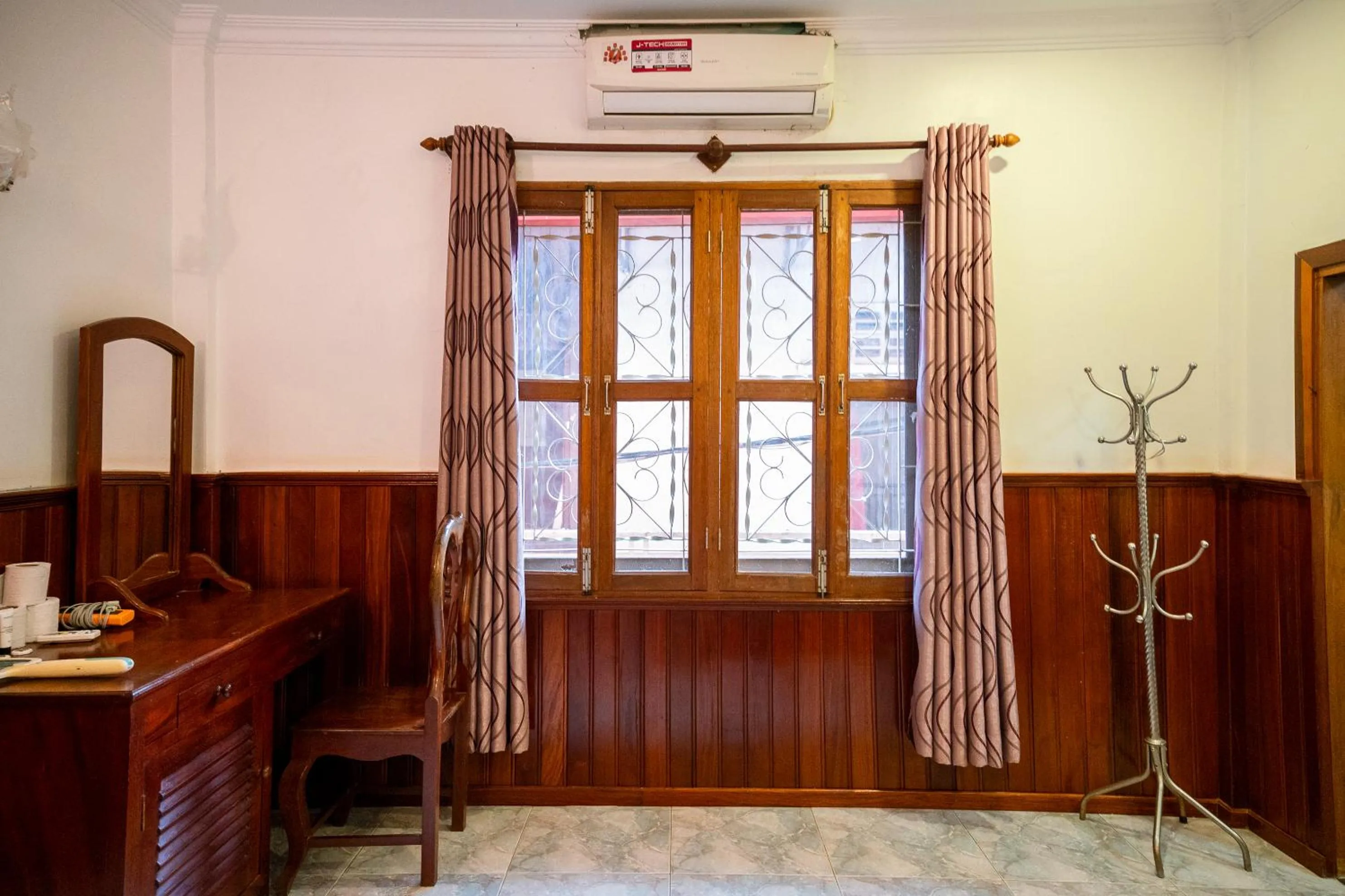 air conditioner in Makers Guesthouse