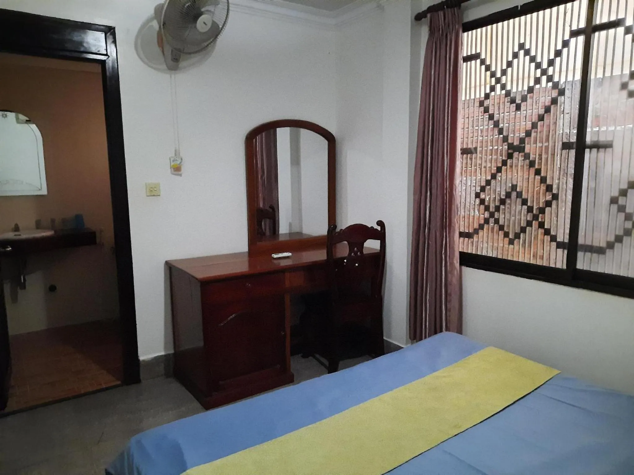 Photo of the whole room in Makers Guesthouse