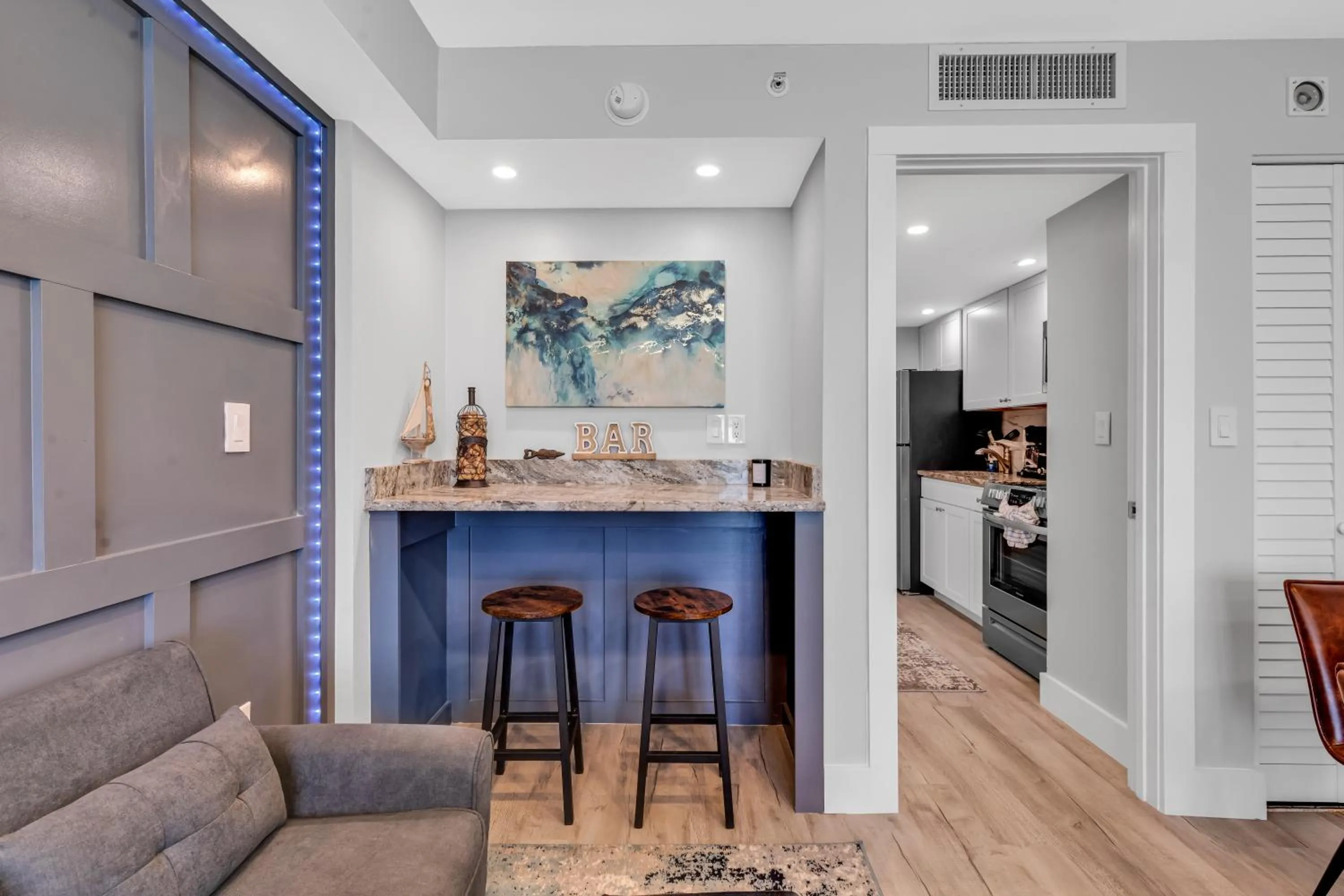 Living room in Breakers Tower 1BR Oceanfront Condo