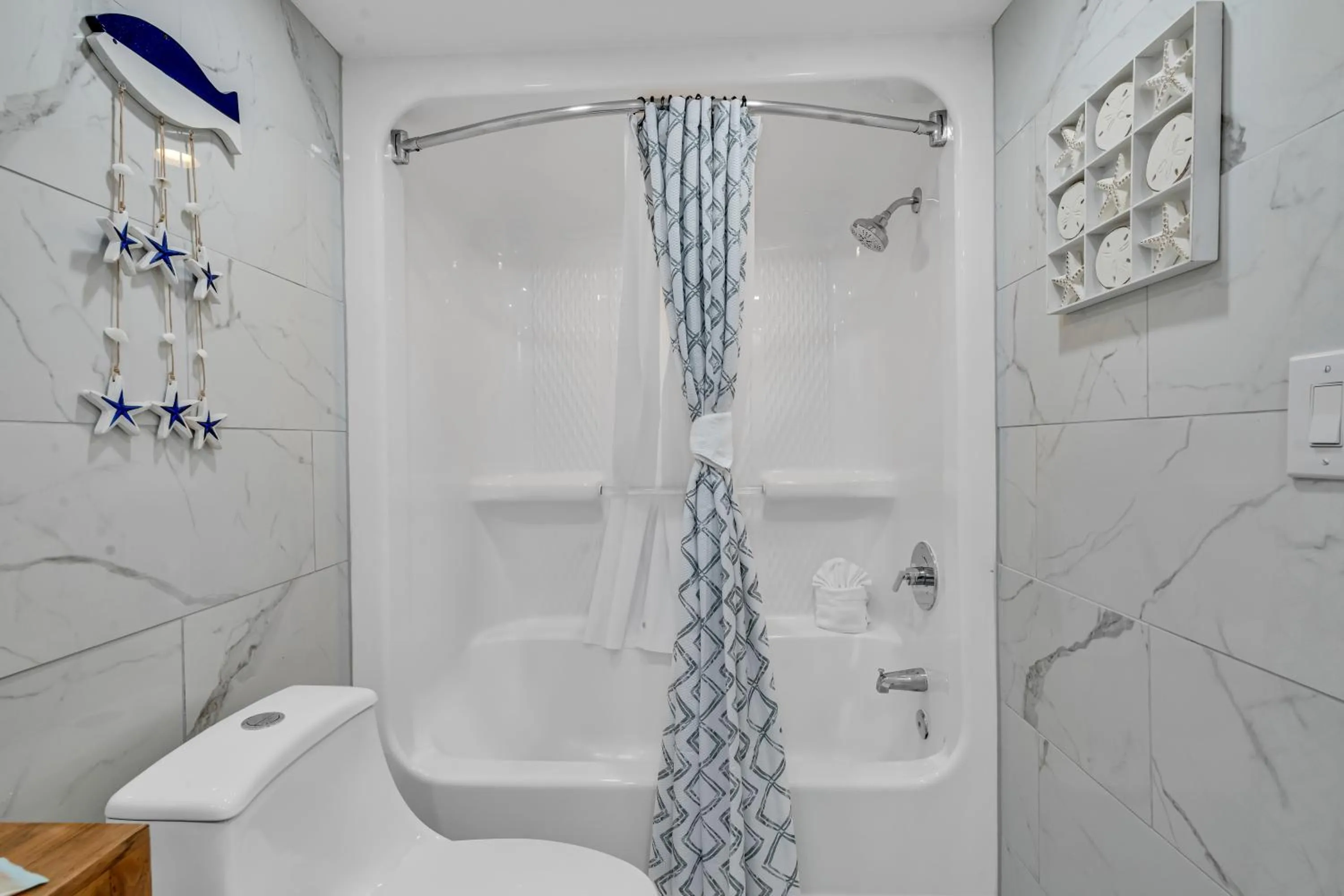 Bathroom in Breakers Tower 1BR Oceanfront Condo