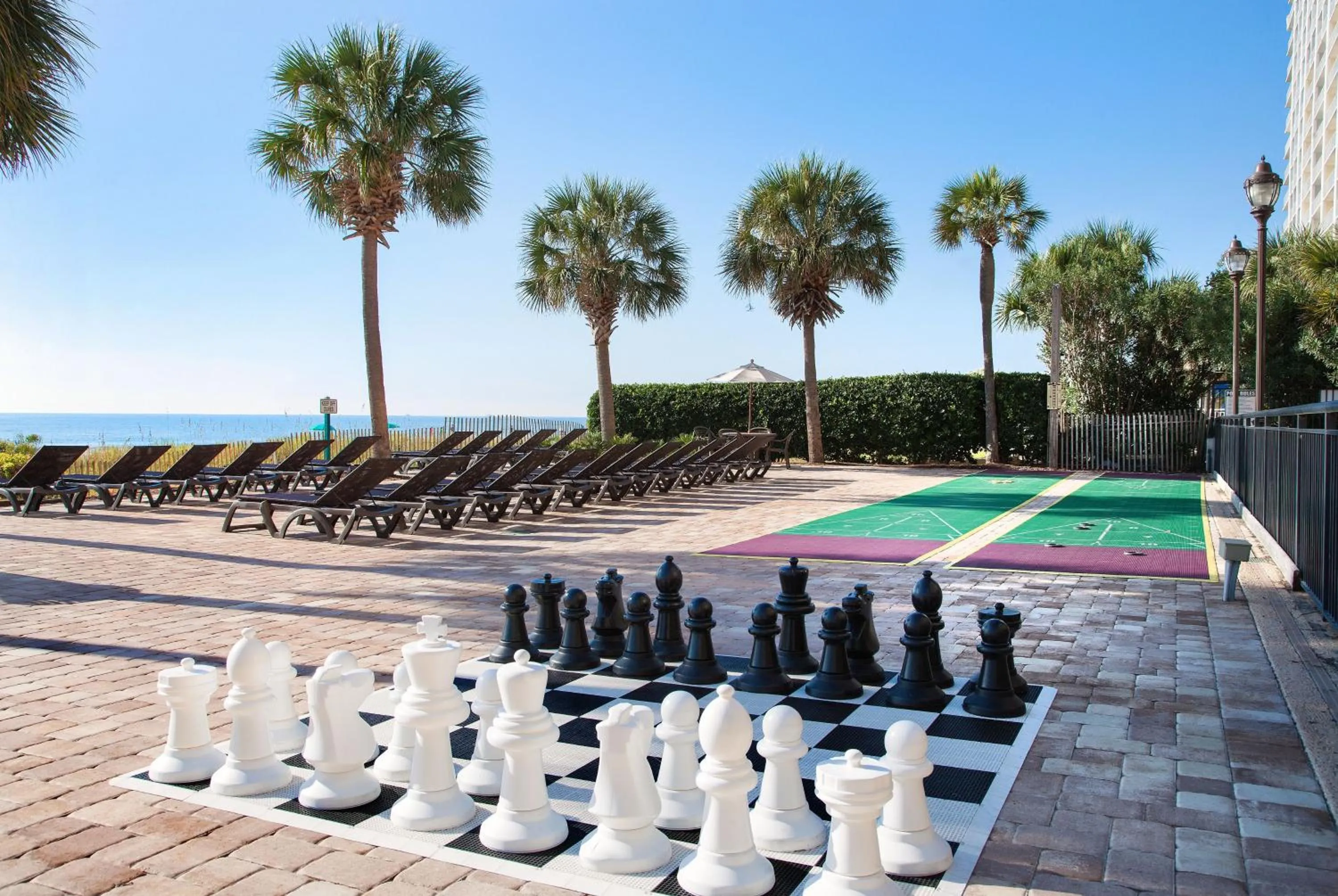 Area and facilities in Breakers Tower 1BR Oceanfront Condo