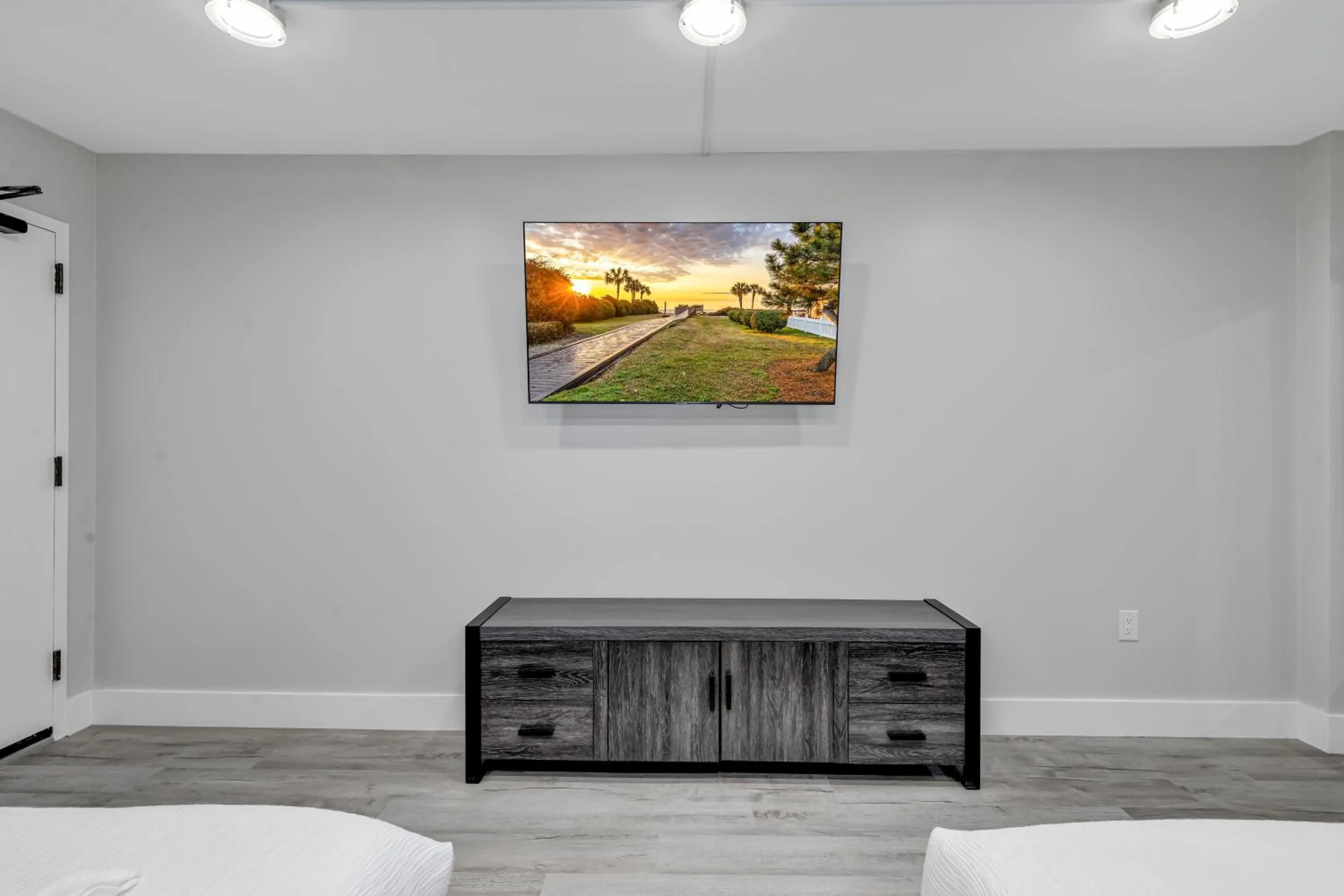 Bedroom, Bed in Breakers Tower 1BR Oceanfront Condo