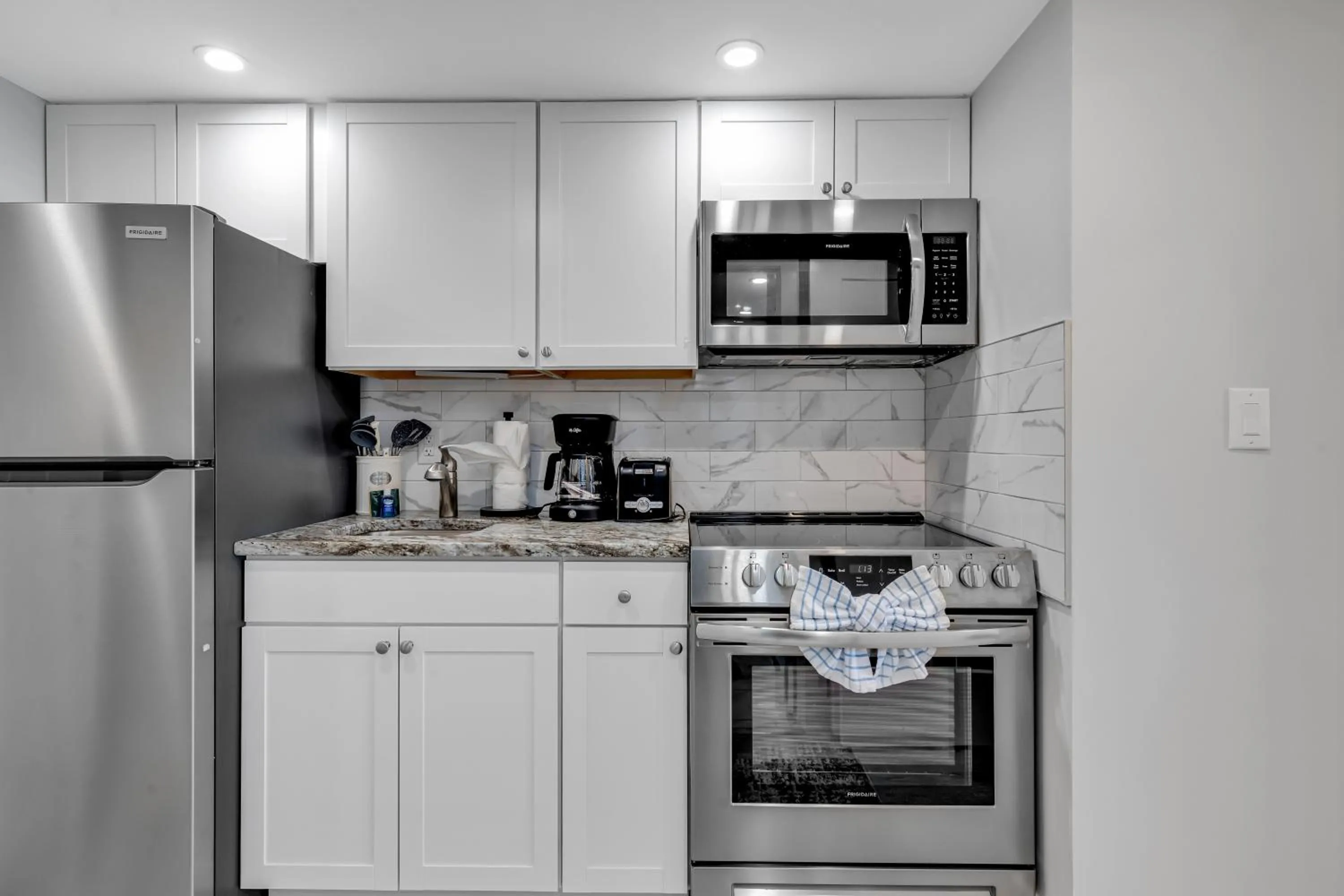 Kitchen or kitchenette in Breakers Tower 1BR Oceanfront Condo