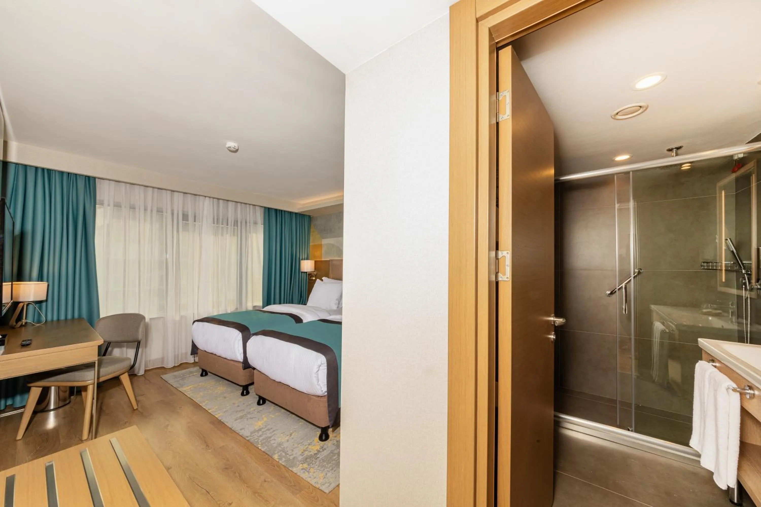 Bathroom, Bed in Csk The Halich Port İstanbul