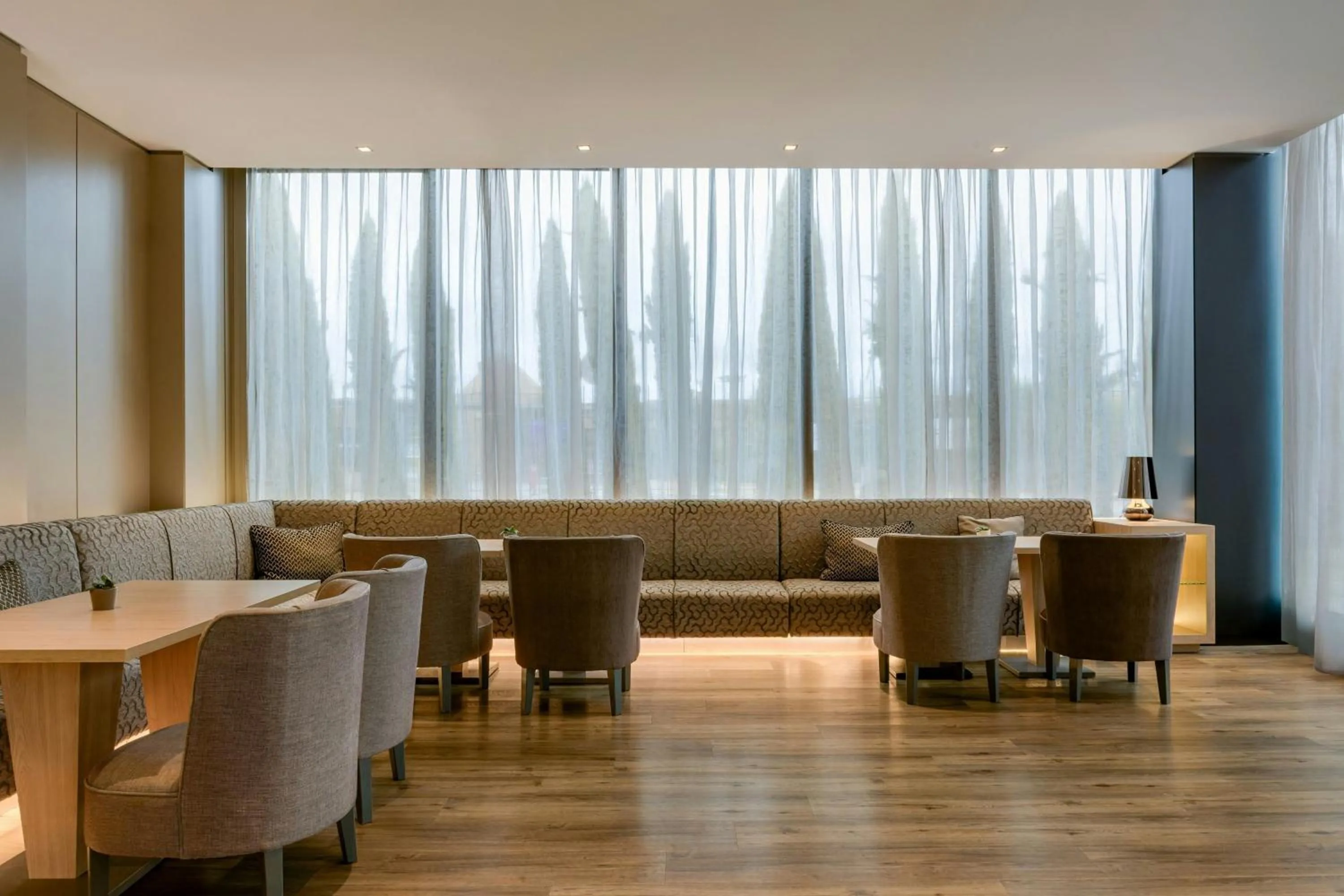 Lounge or bar in AC Hotel La Finca by Marriott