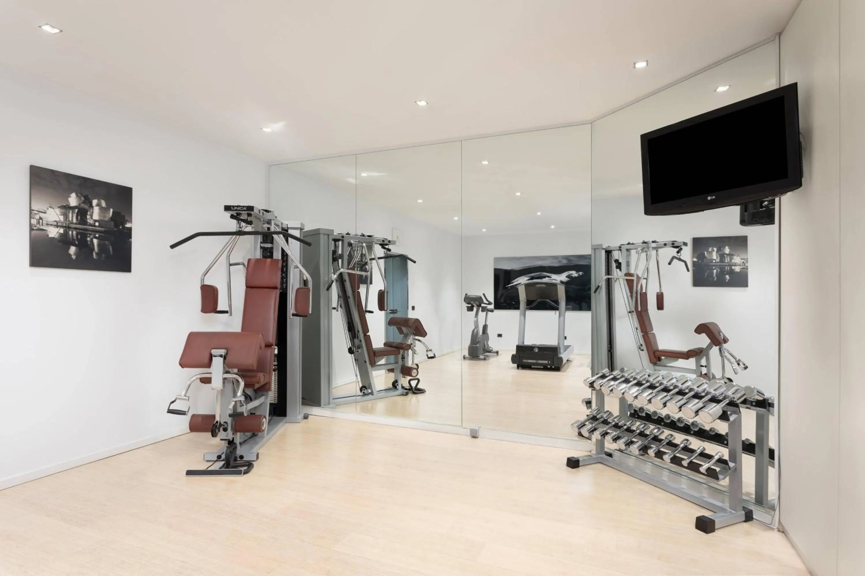 Fitness centre/facilities in AC Hotel La Finca by Marriott