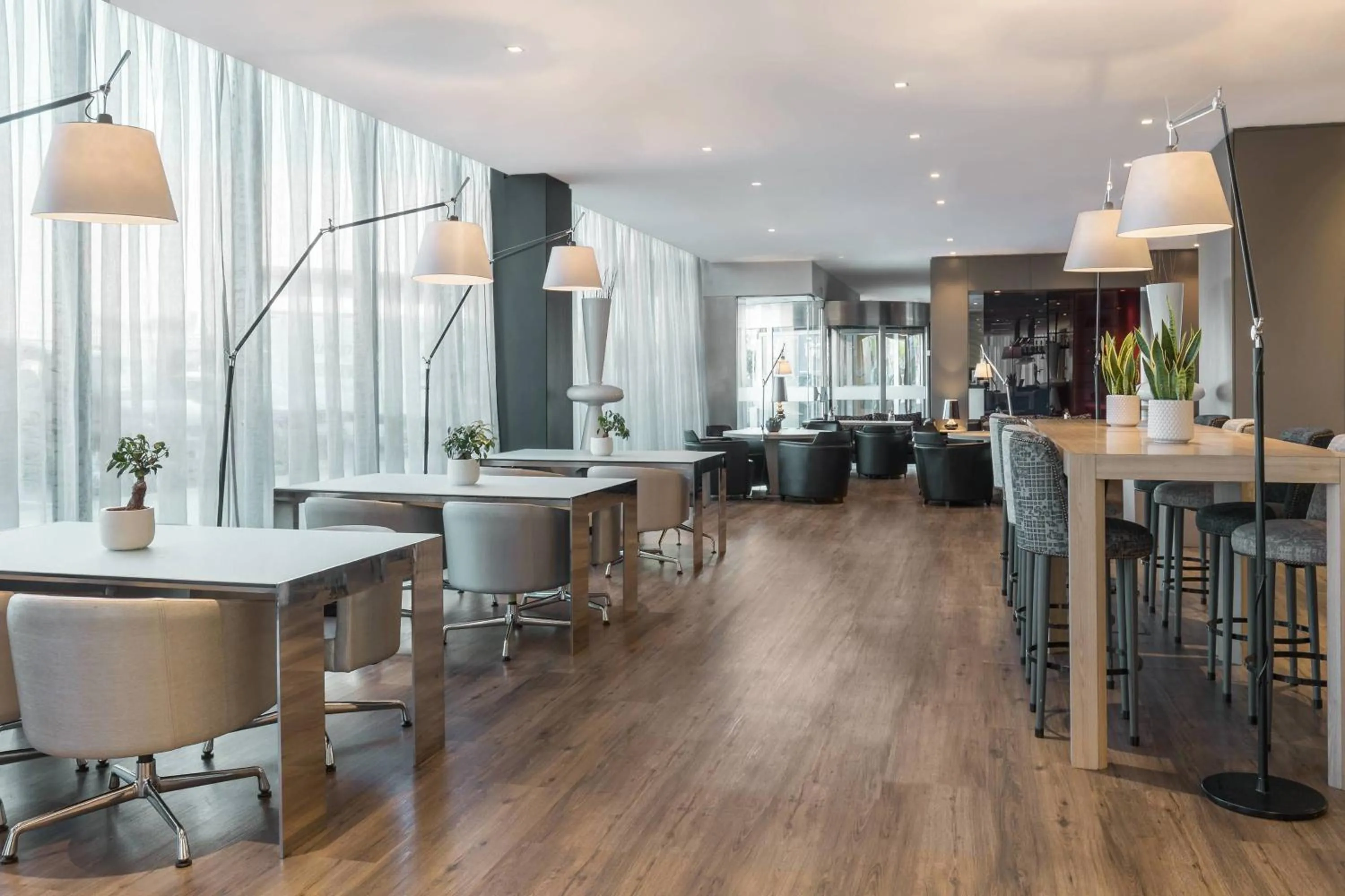 Lounge or bar in AC Hotel La Finca by Marriott