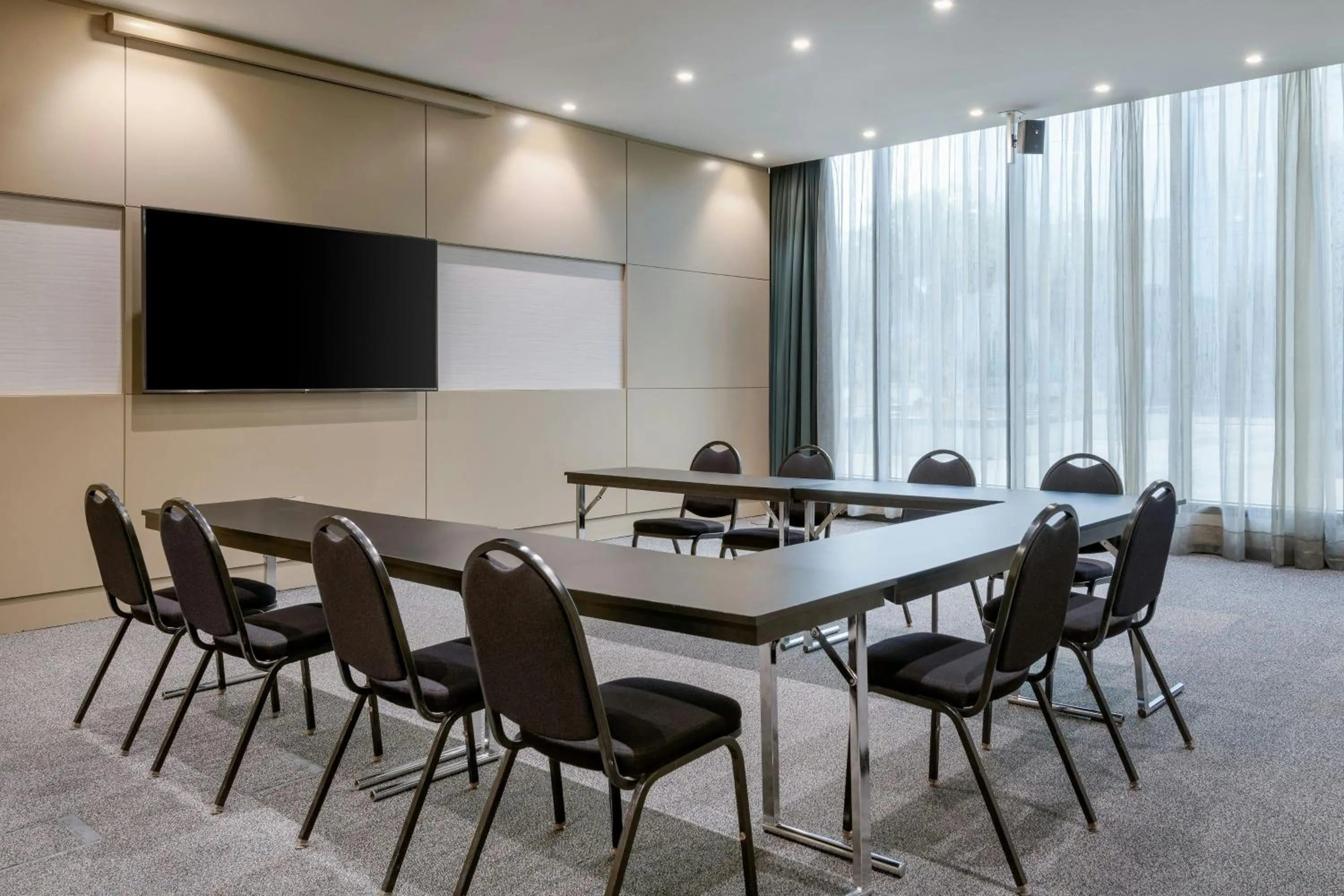 Meeting/conference room in AC Hotel La Finca by Marriott