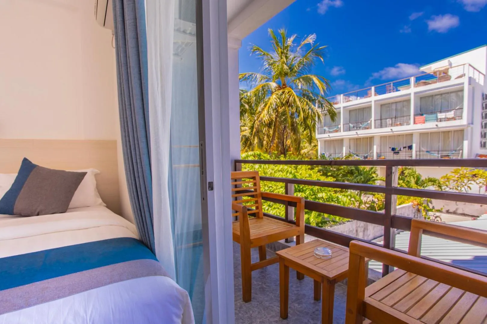 Balcony/Terrace, Bed in Dhiguveli Breeze