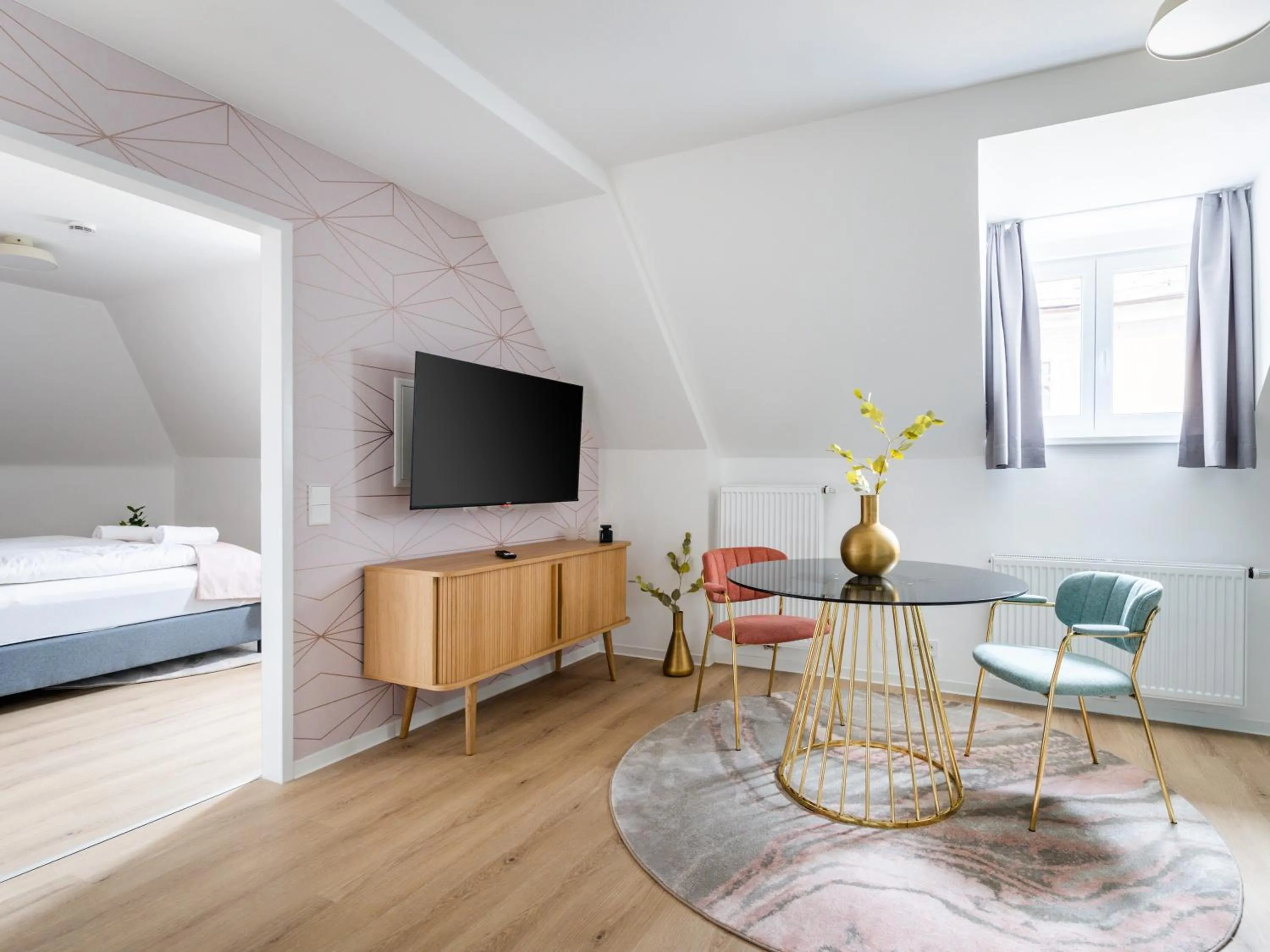 TV and multimedia, Bed in Limehome Klagenfurt Goessgasse