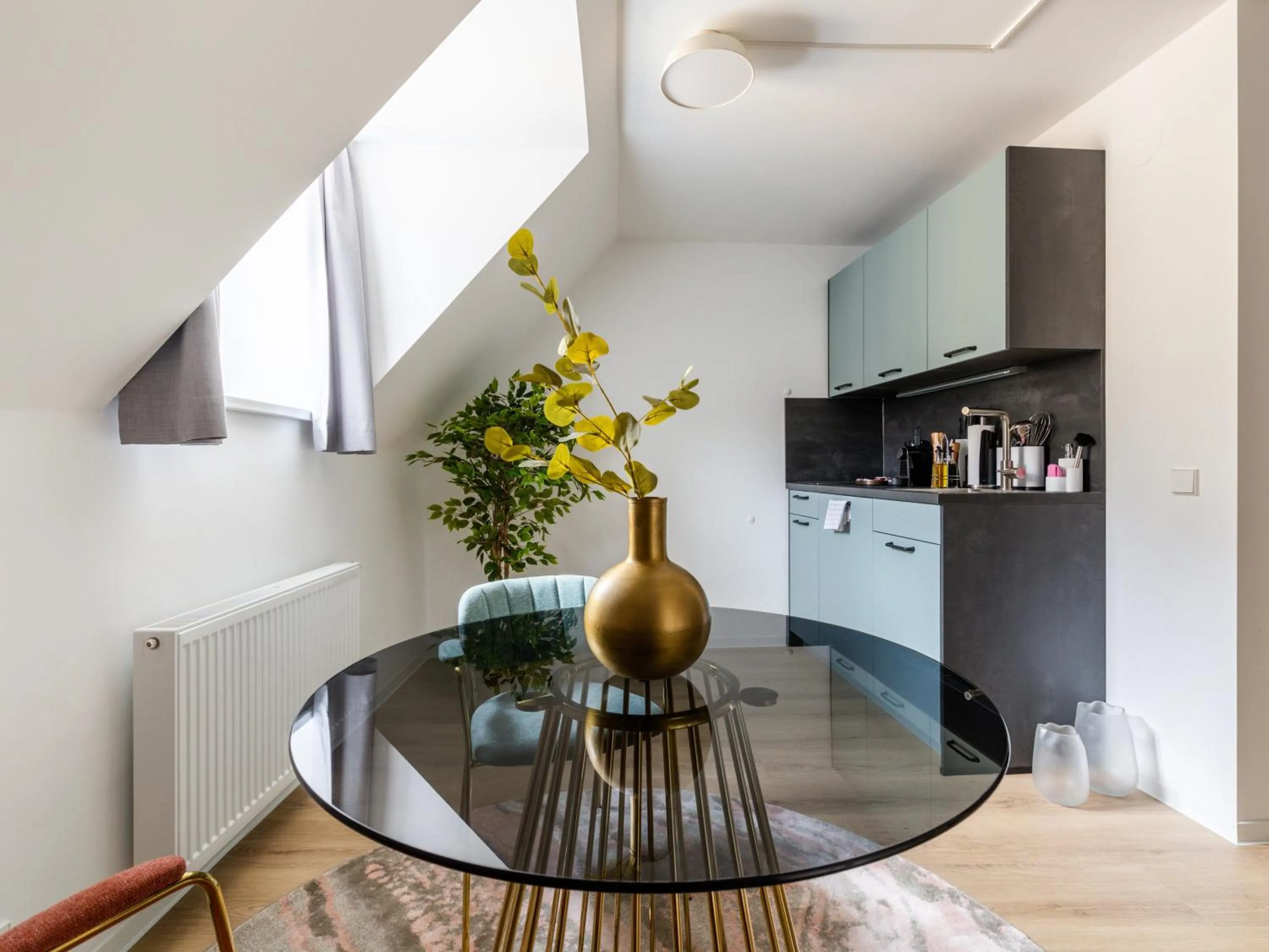 Kitchen or kitchenette in Limehome Klagenfurt Goessgasse