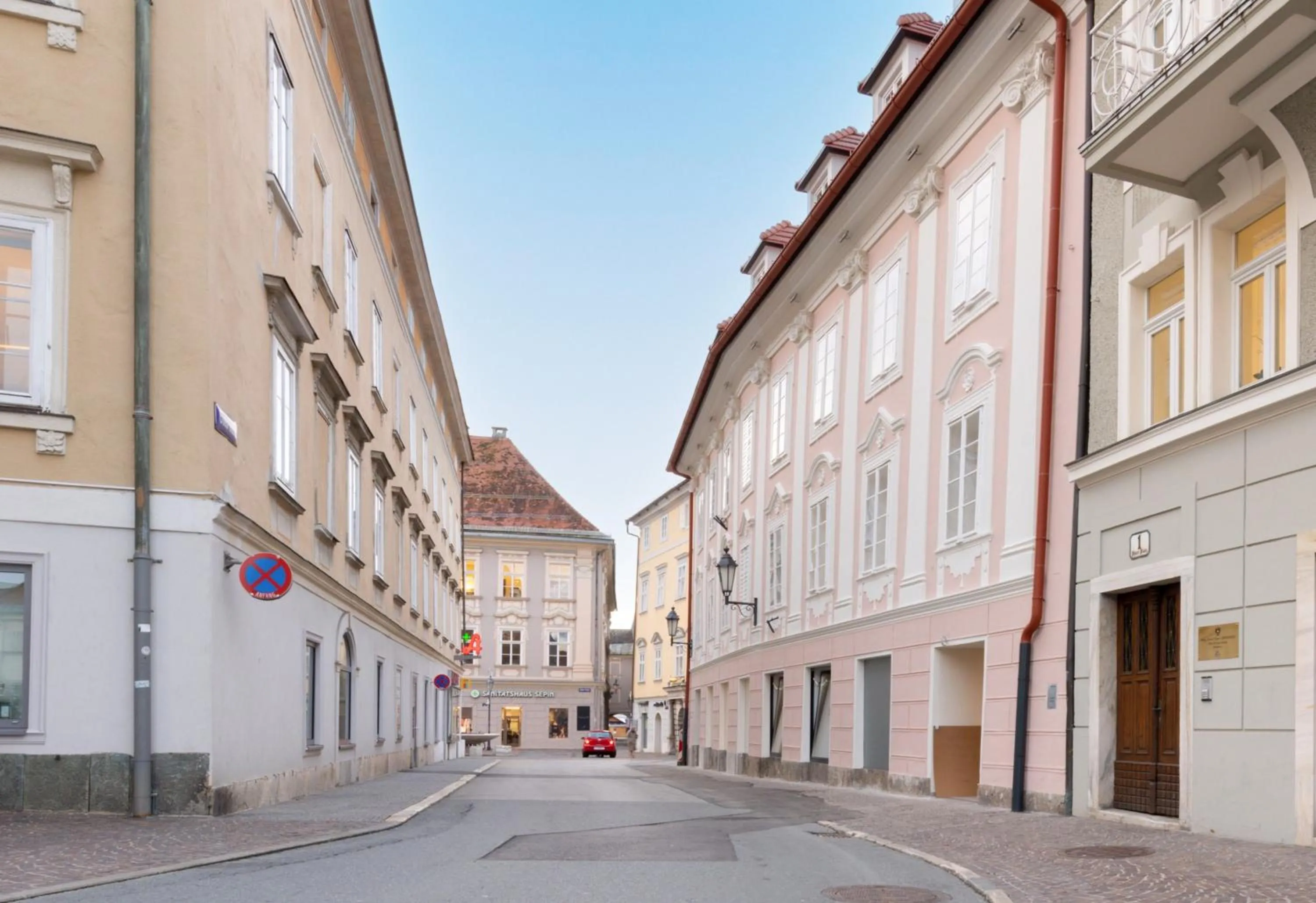 Neighbourhood in Limehome Klagenfurt Goessgasse