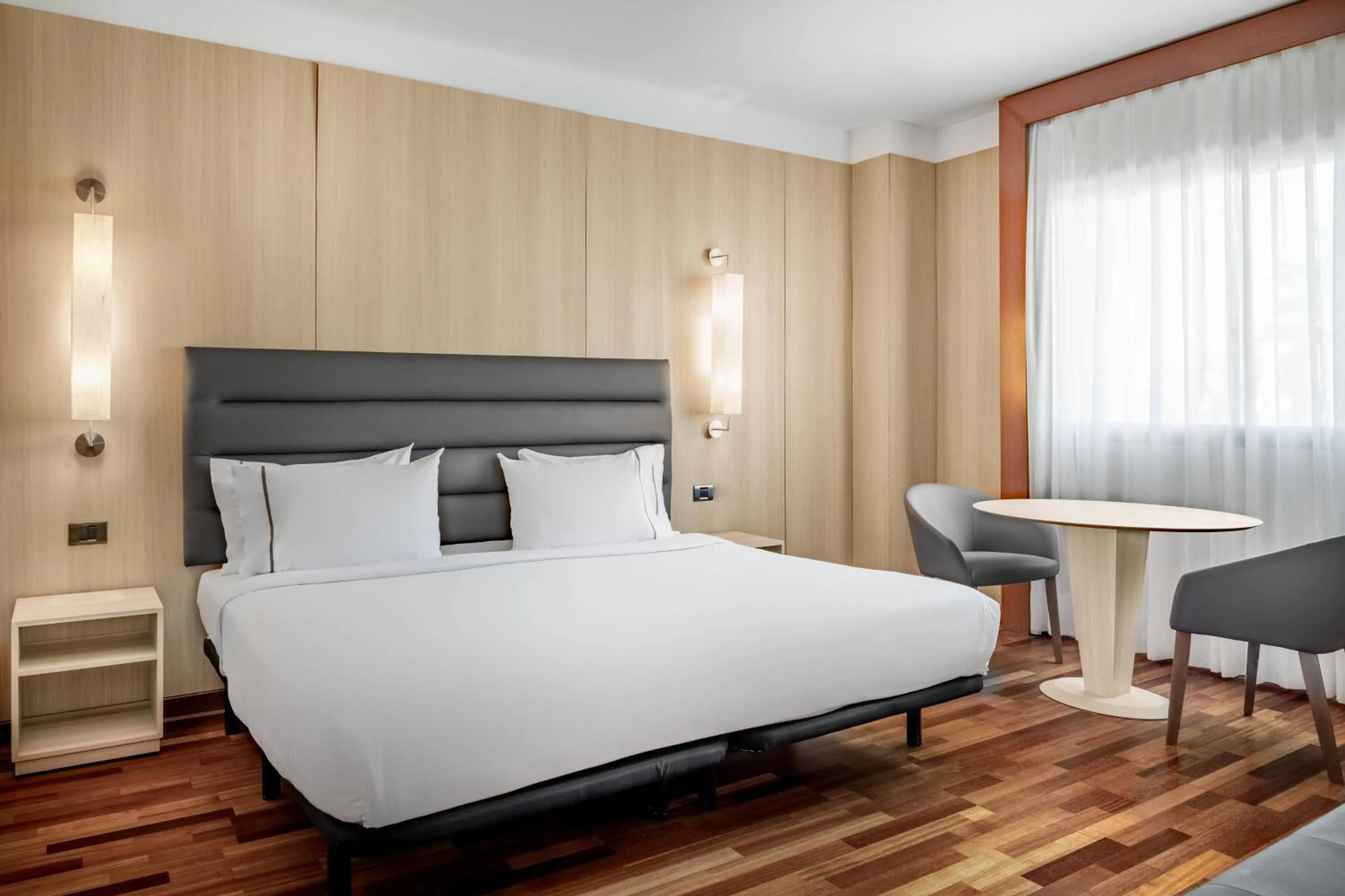 Bedroom, Bed in AC Hotel Badajoz by Marriott