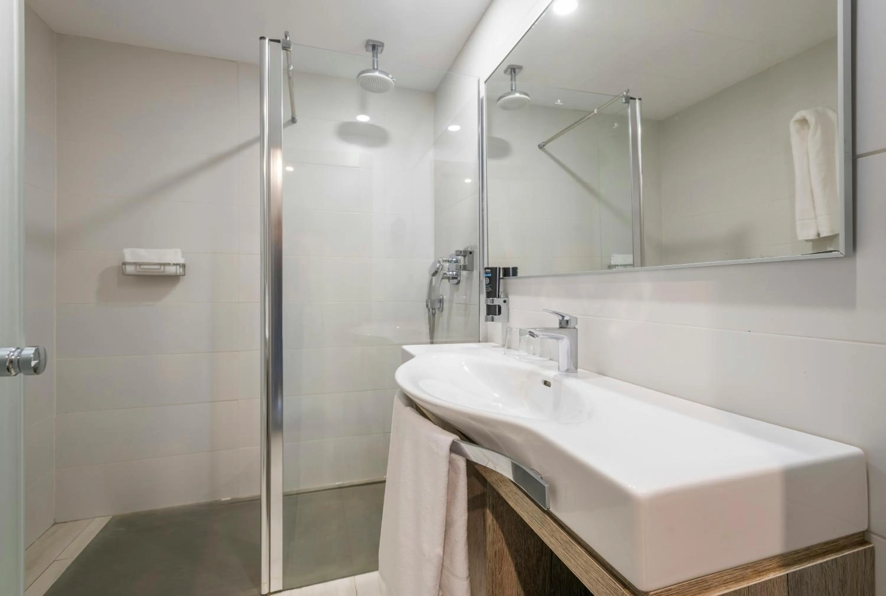 Bathroom in Leonardo Royal Hotel Mallorca Palmanova Bay