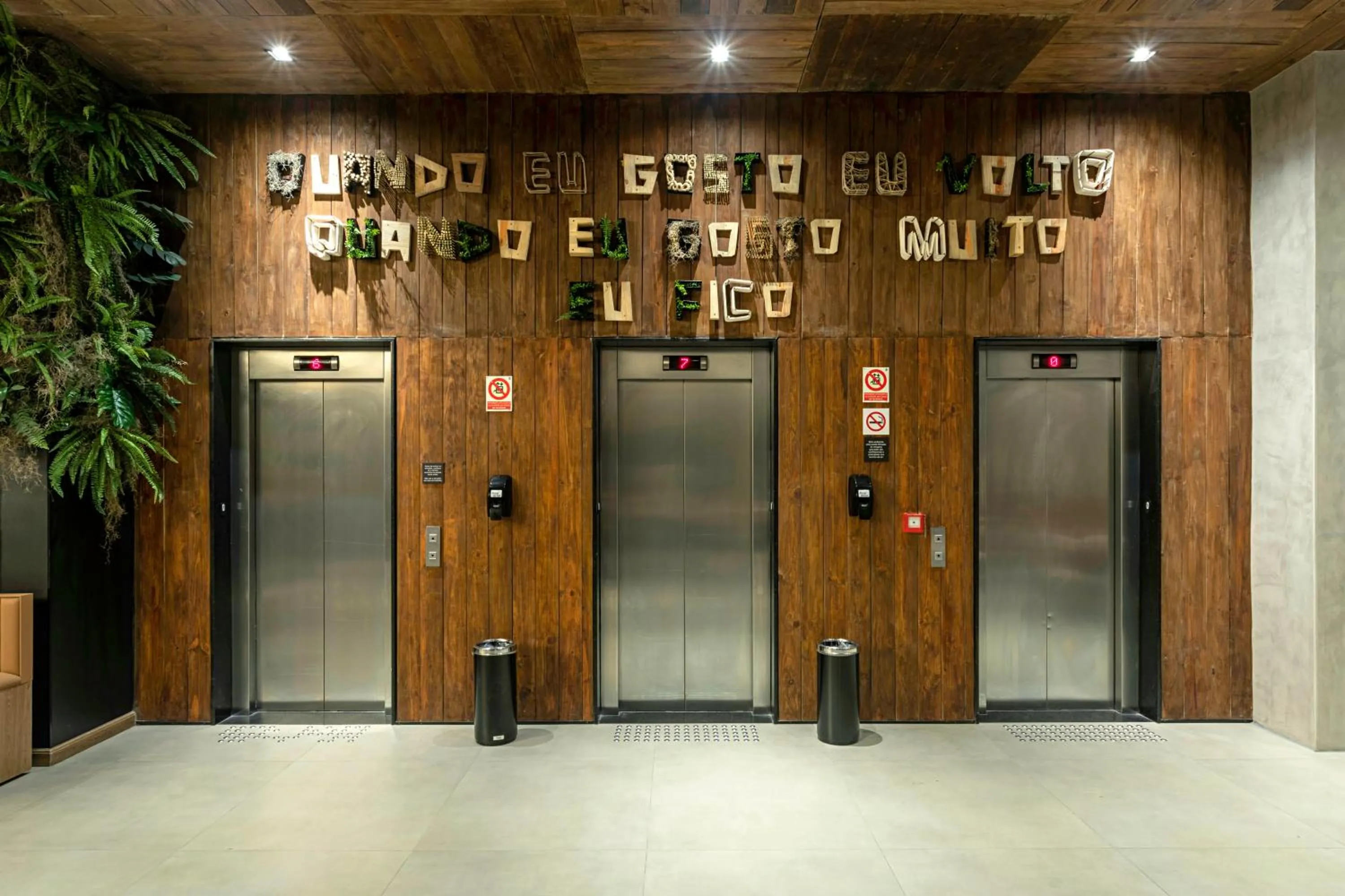 Lobby or reception in ibis Styles Maceió Pajuçara