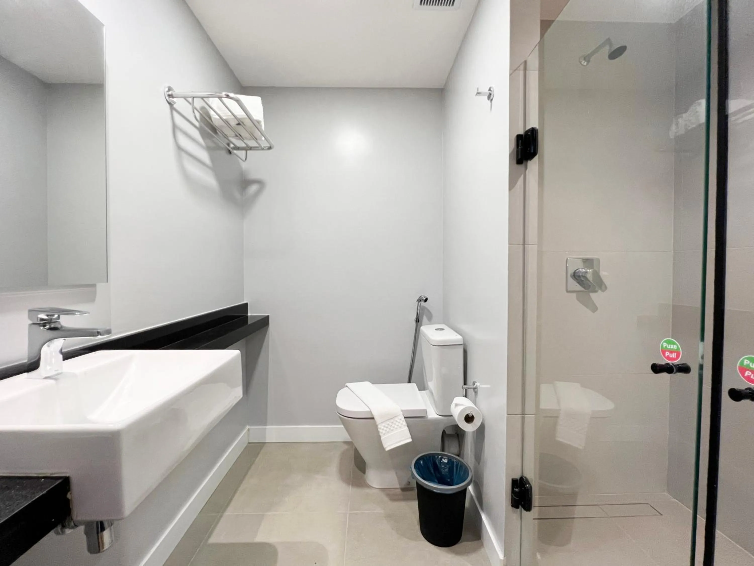 Bathroom in ibis Styles Maceió Pajuçara