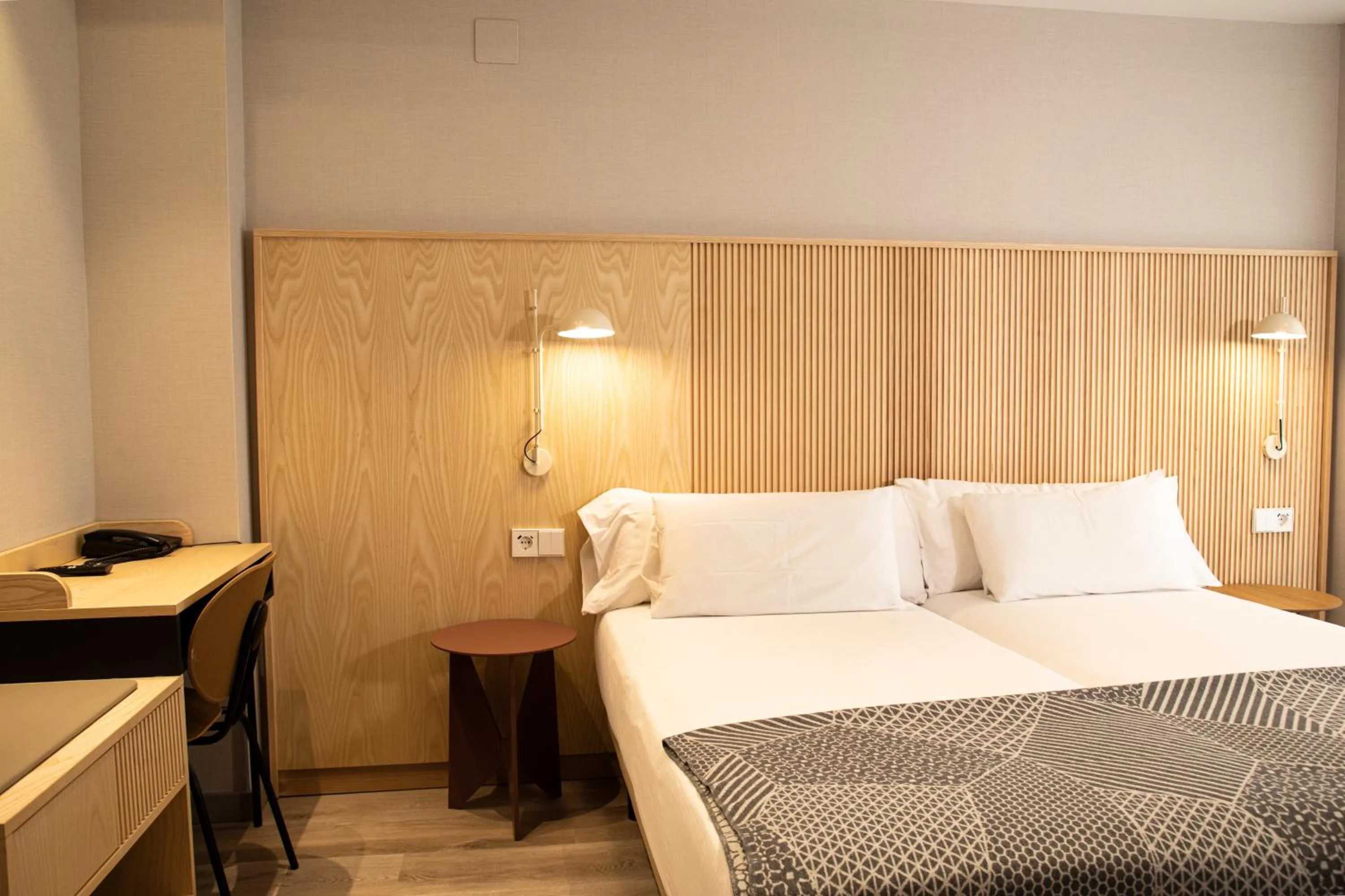 Photo of the whole room, Bed in Hotel Dos Rios Origen