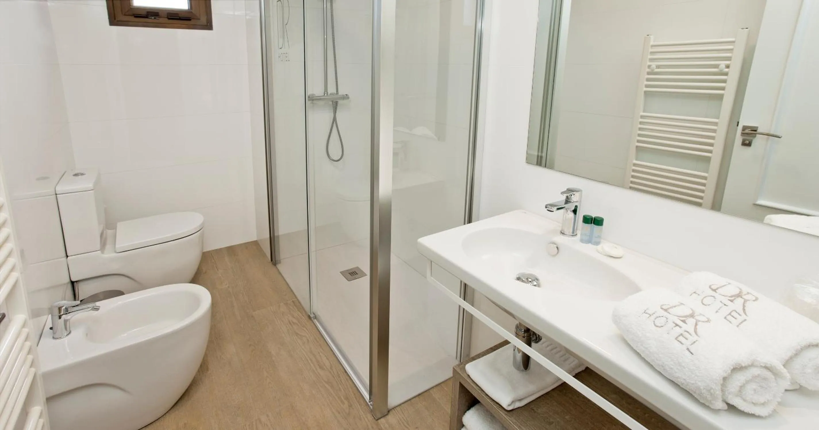 Shower in Hotel Dos Rios Origen