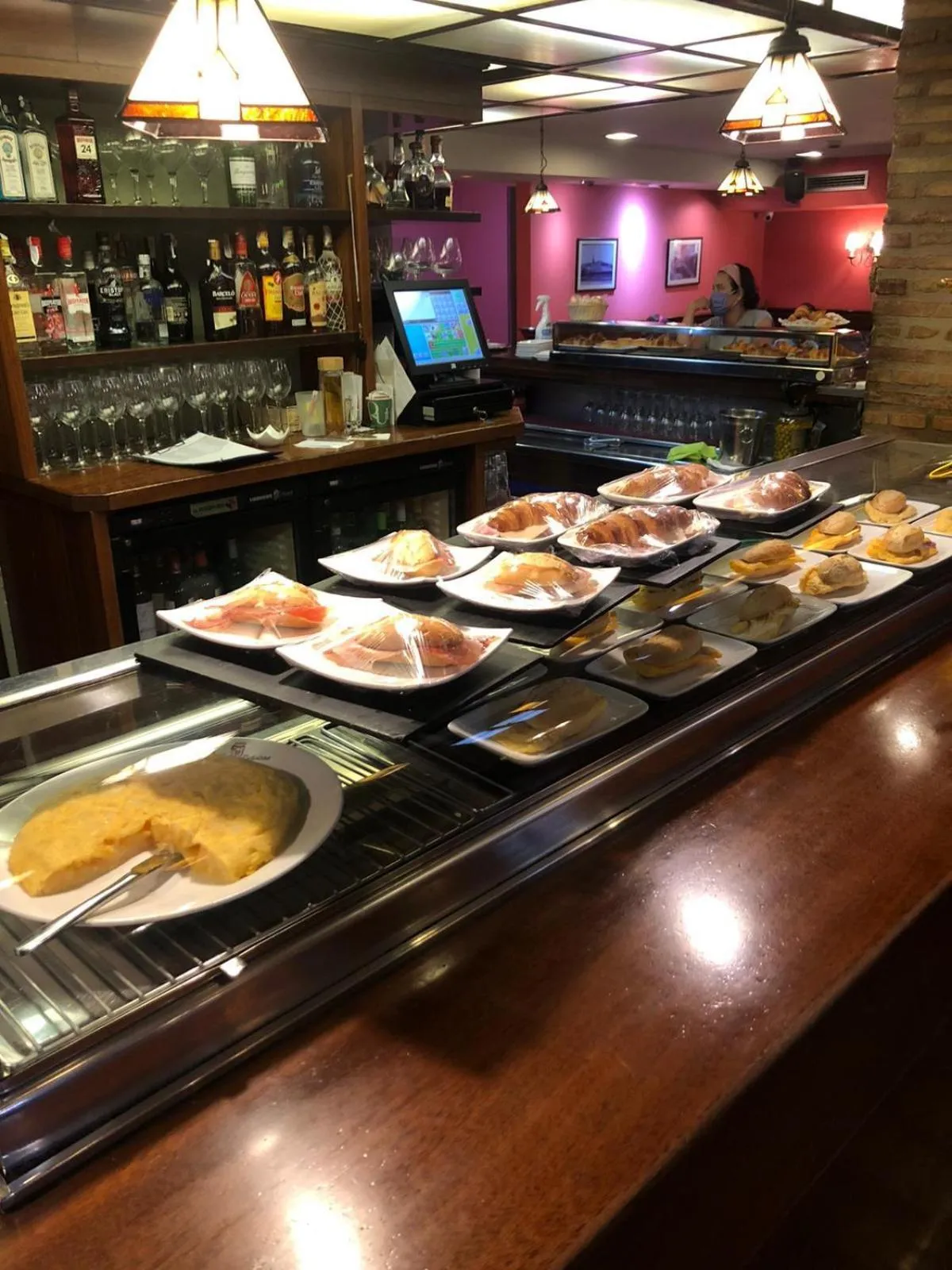 Food and drinks in Hotel Palacio Pujadas by Pandora Hoteles