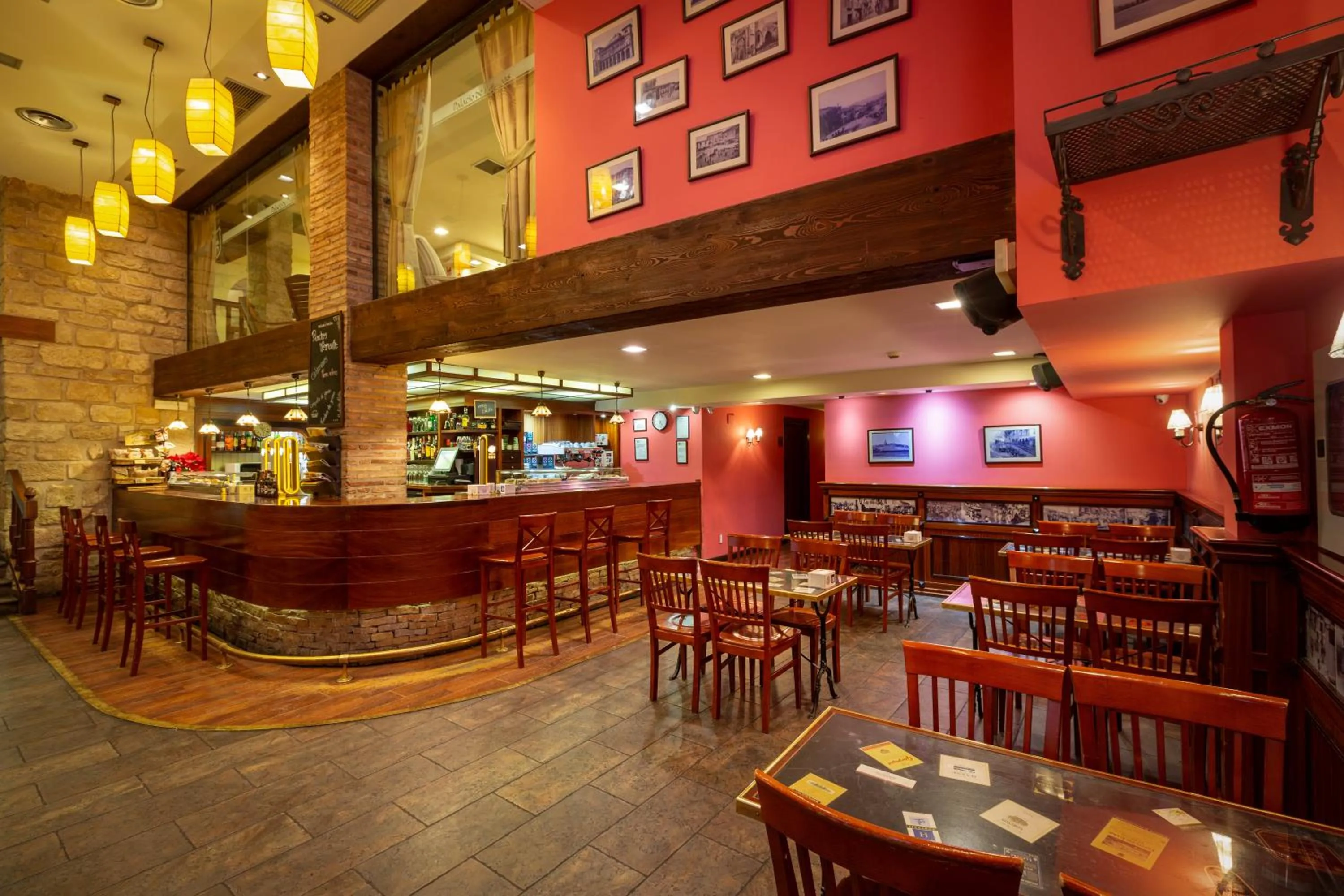 Restaurant/places to eat in Hotel Palacio Pujadas by Pandora Hoteles