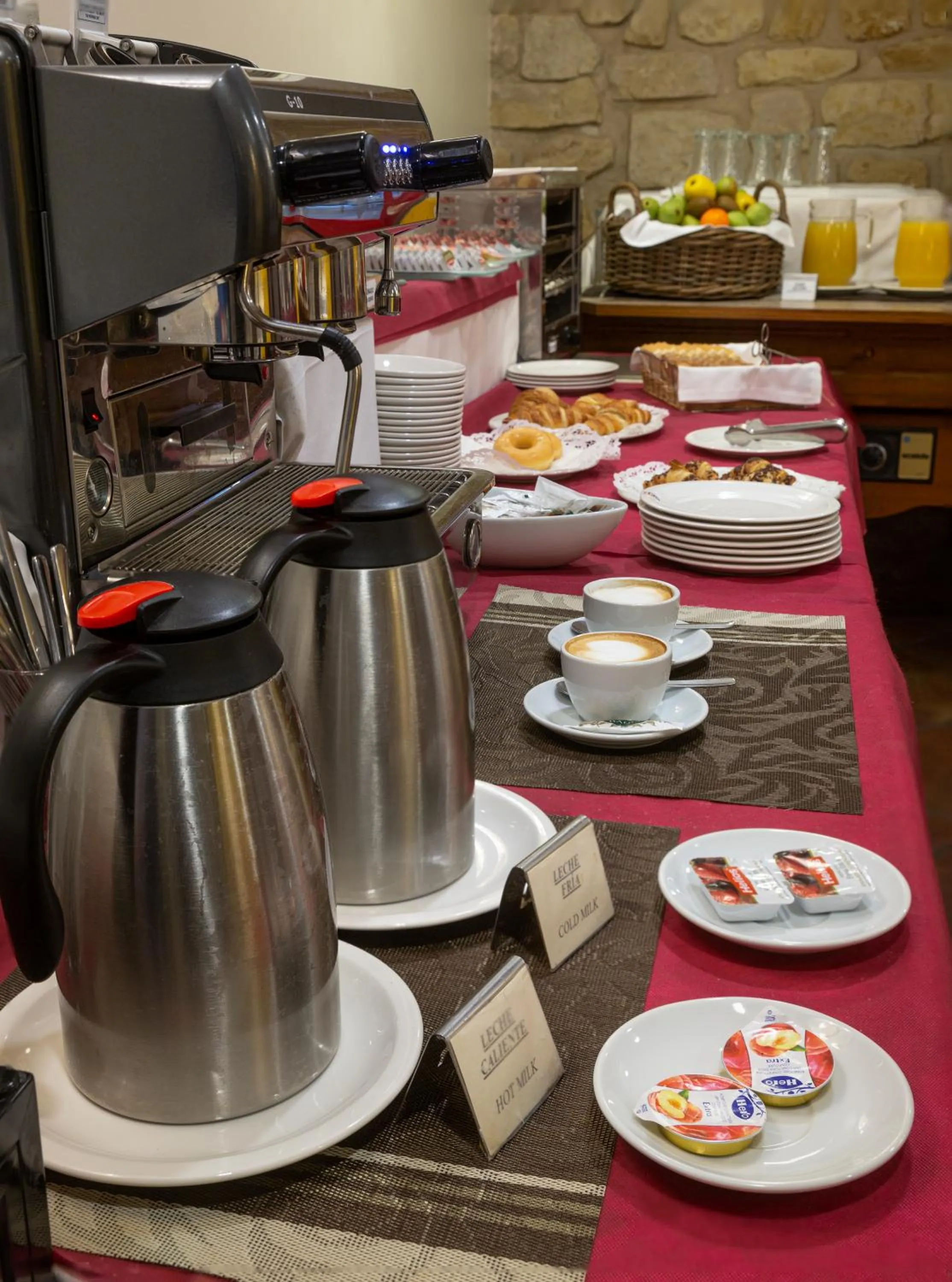 Restaurant/places to eat in Hotel Palacio Pujadas by Pandora Hoteles