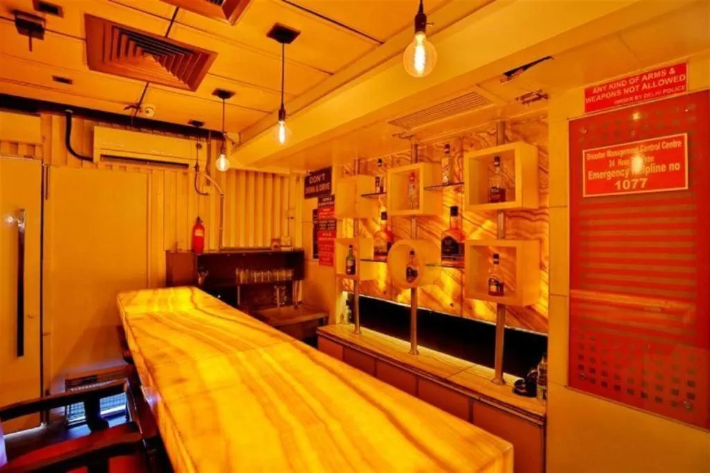 Lounge or bar in HOTEL GEESON INTERNATIONAL-New Delhi Railway Station-Paharganj